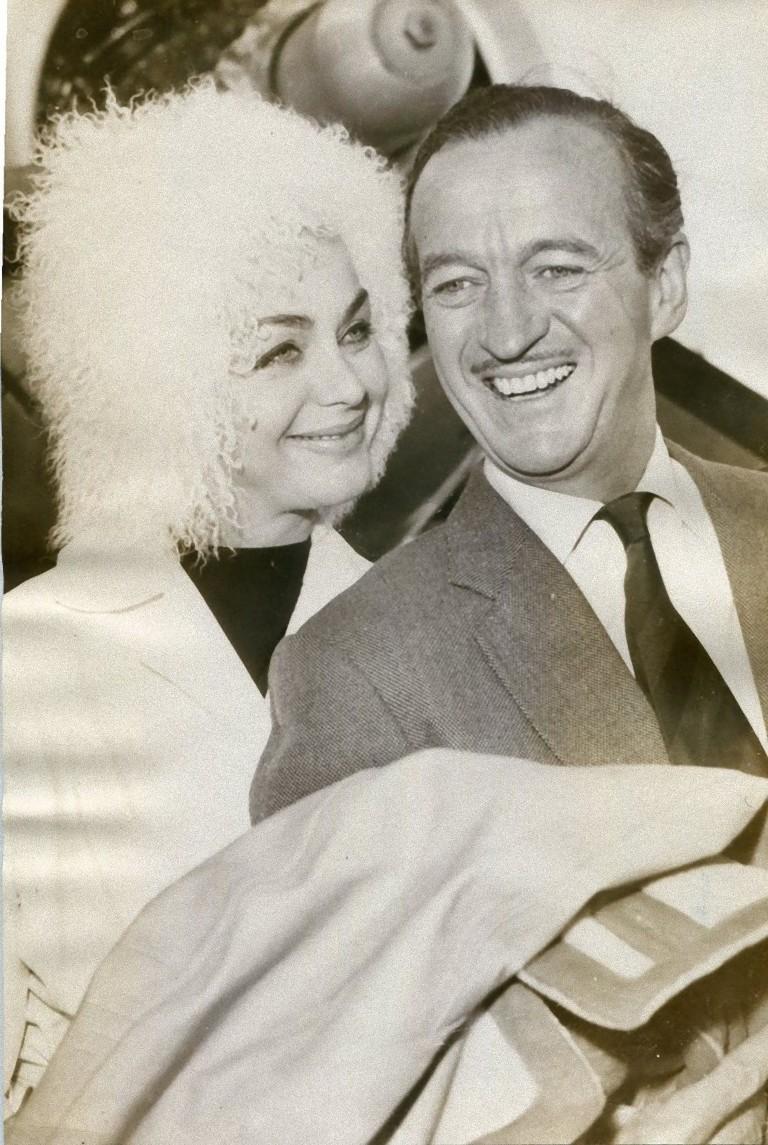 Unknown Black and White Photograph – David Niven, britischer Schauspieler, Original-Vintage-Fotografie, 1962