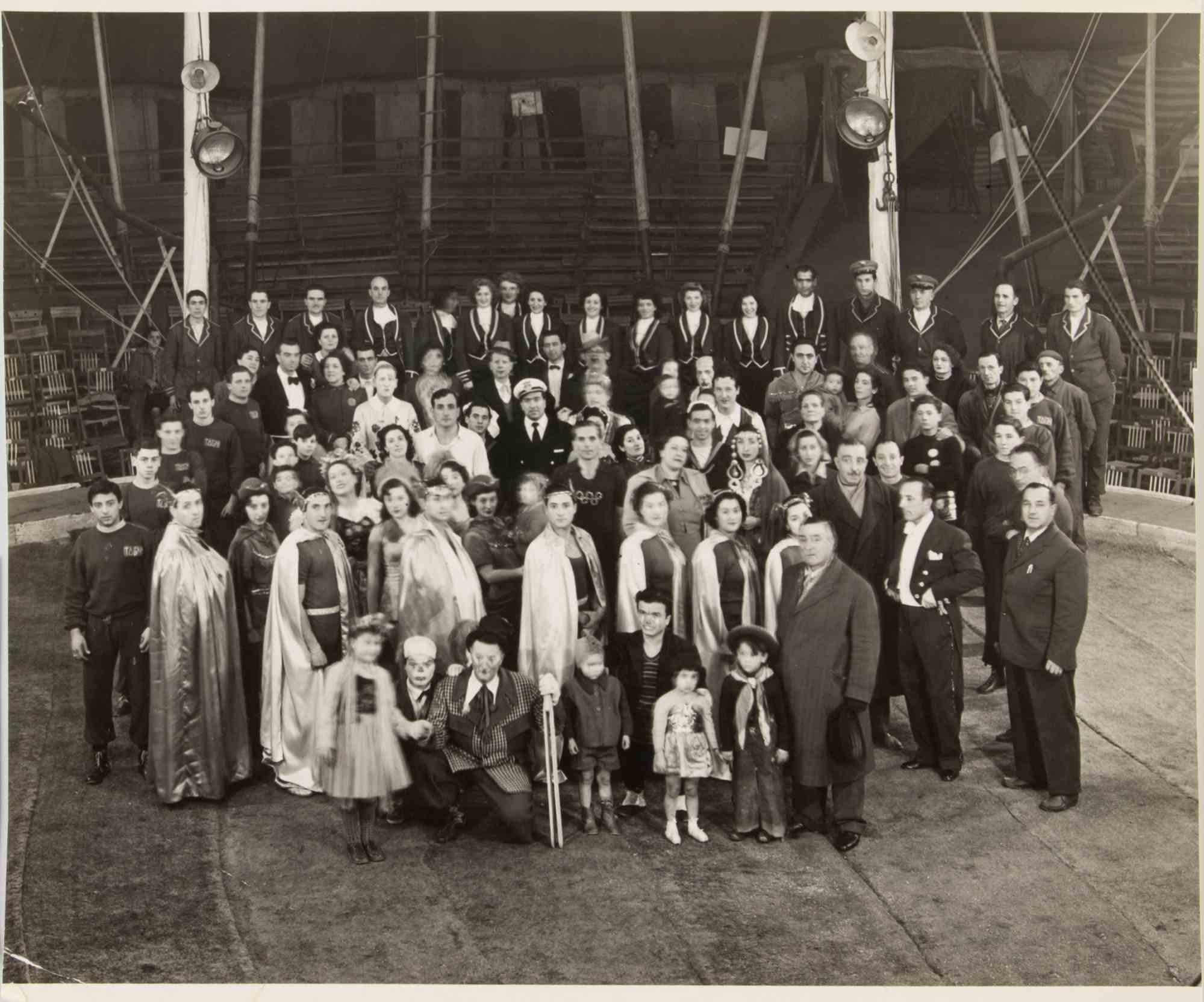 La famille du cirque - Photographie vintage - 1951
