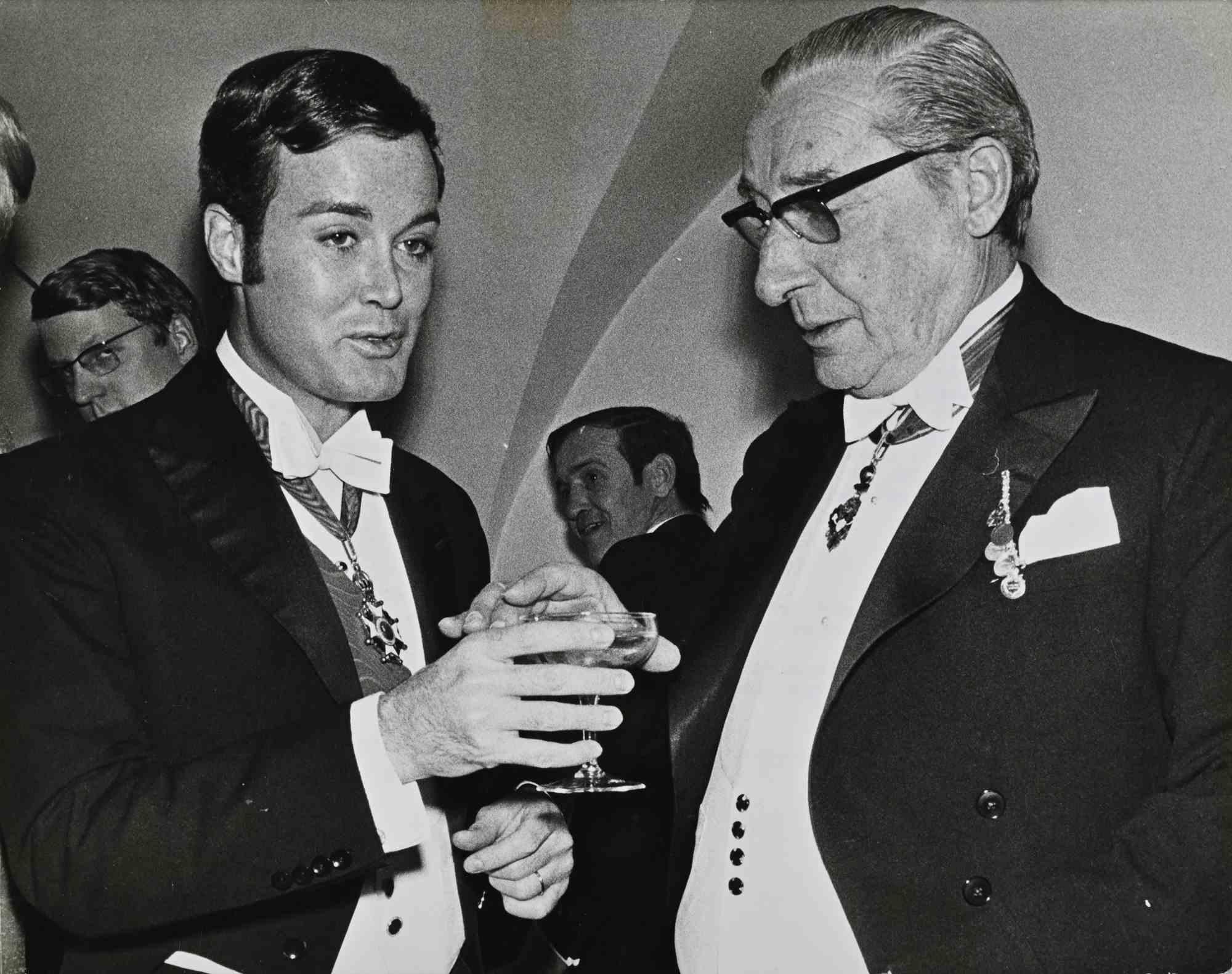 Unknown Figurative Photograph - The Cocktail with the Press - Vintage Photograph - 1969