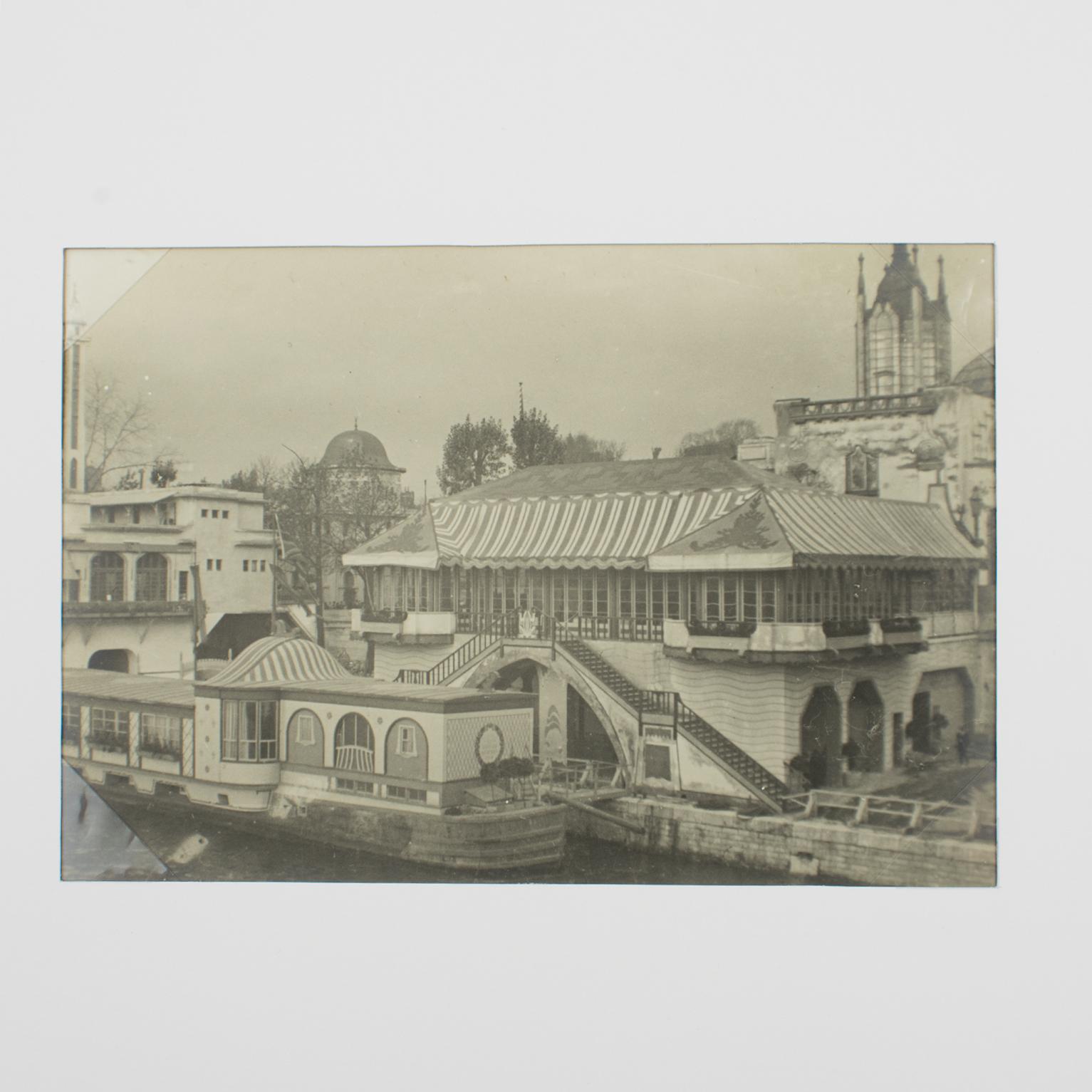 A unique original silver gelatin black and white photograph by Press Agency, Paris 1925.
International Decorative Arts Exhibition in Paris, 1925, a view from the River Seine.
Features:
Original silver gelatin print photography unframed.
Press