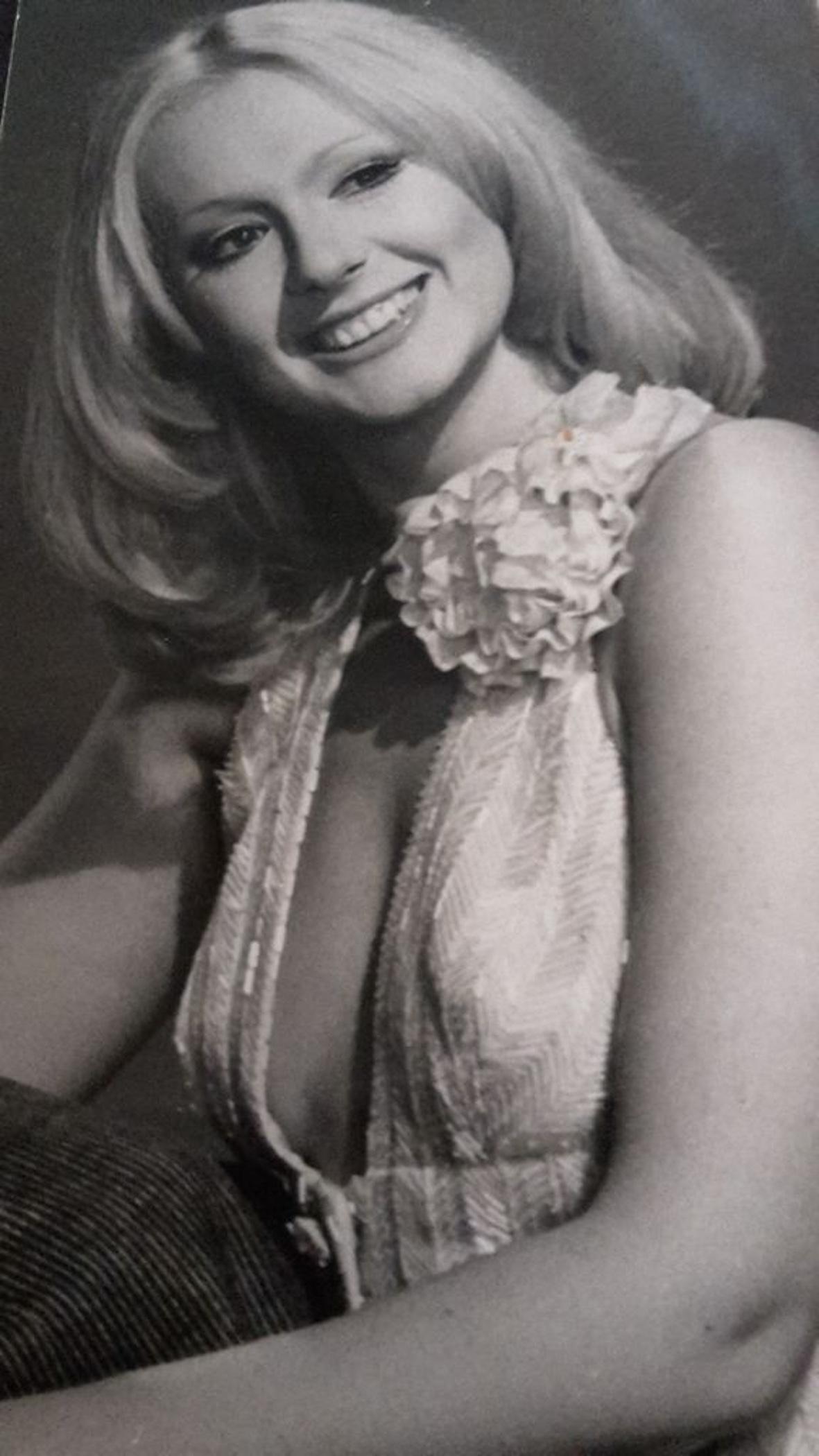 Unknown Figurative Photograph - The Italian Actress and Singer Loretta Goggi -  Photo- 1970s