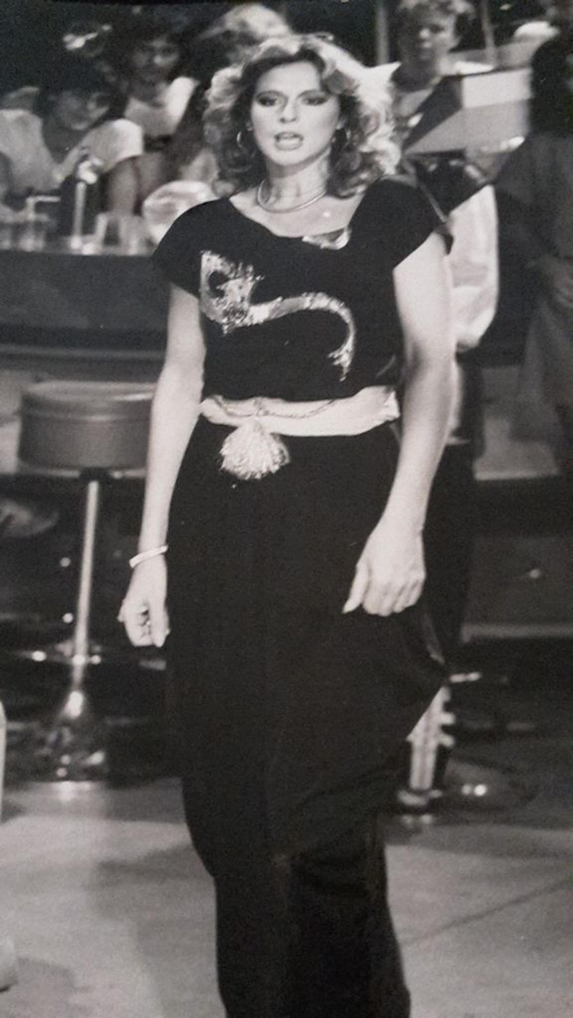 Unknown Portrait Photograph – The Italian Actress and Singer Loretta Goggi -  Foto- 1981