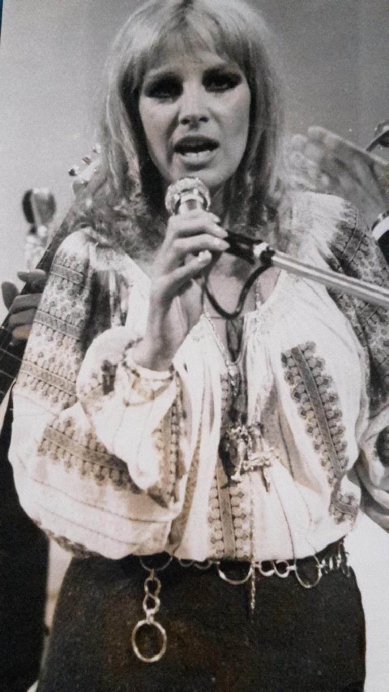 Unknown Portrait Photograph – Die italienische Schauspielerin Antonella Lualdi – Vintage-Fotografie – 1970er Jahre