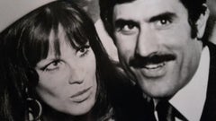 L'actrice italienne Antonella Lualdi avec la photographie vintage Lando Buzzanc - 1969