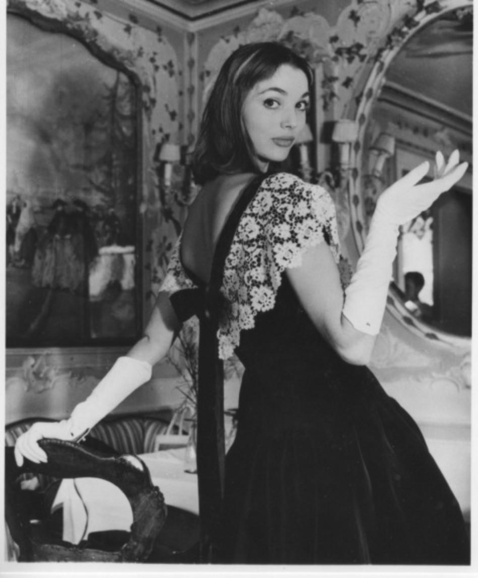 Unknown Portrait Photograph - The Italian Actress Elsa Martinelli - Vintage Photo - 1960s