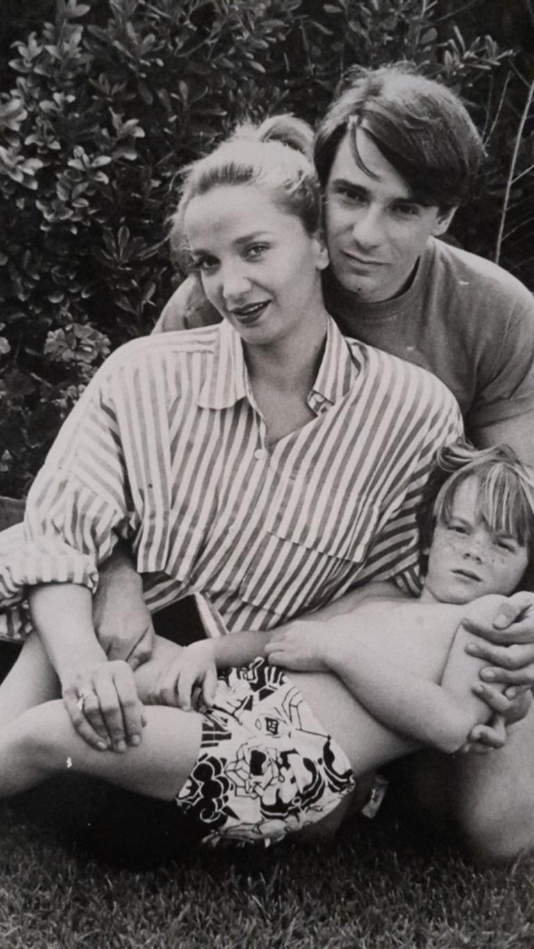 Figurative Photograph di Unknown - L'attrice italiana Simona Izzo con Ricky Tognazzi - Fotografia d'epoca - Anni '90