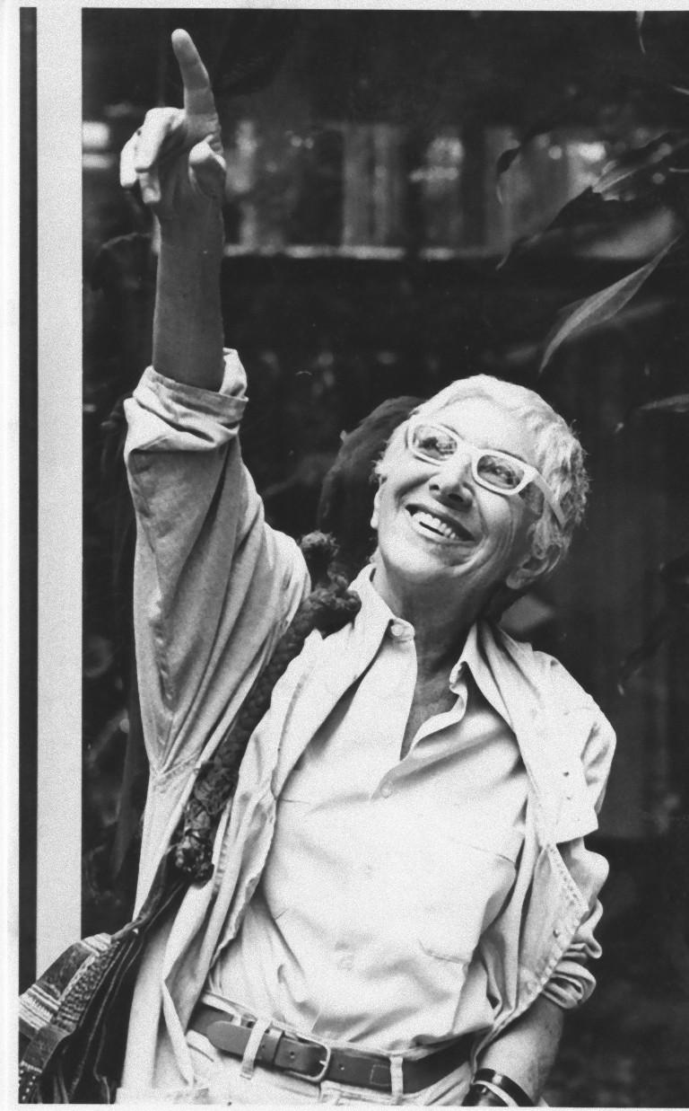 Portrait Photograph Unknown - Le réalisateur italien du film Lina Wertmller - Photographie vintage, 1983 environ