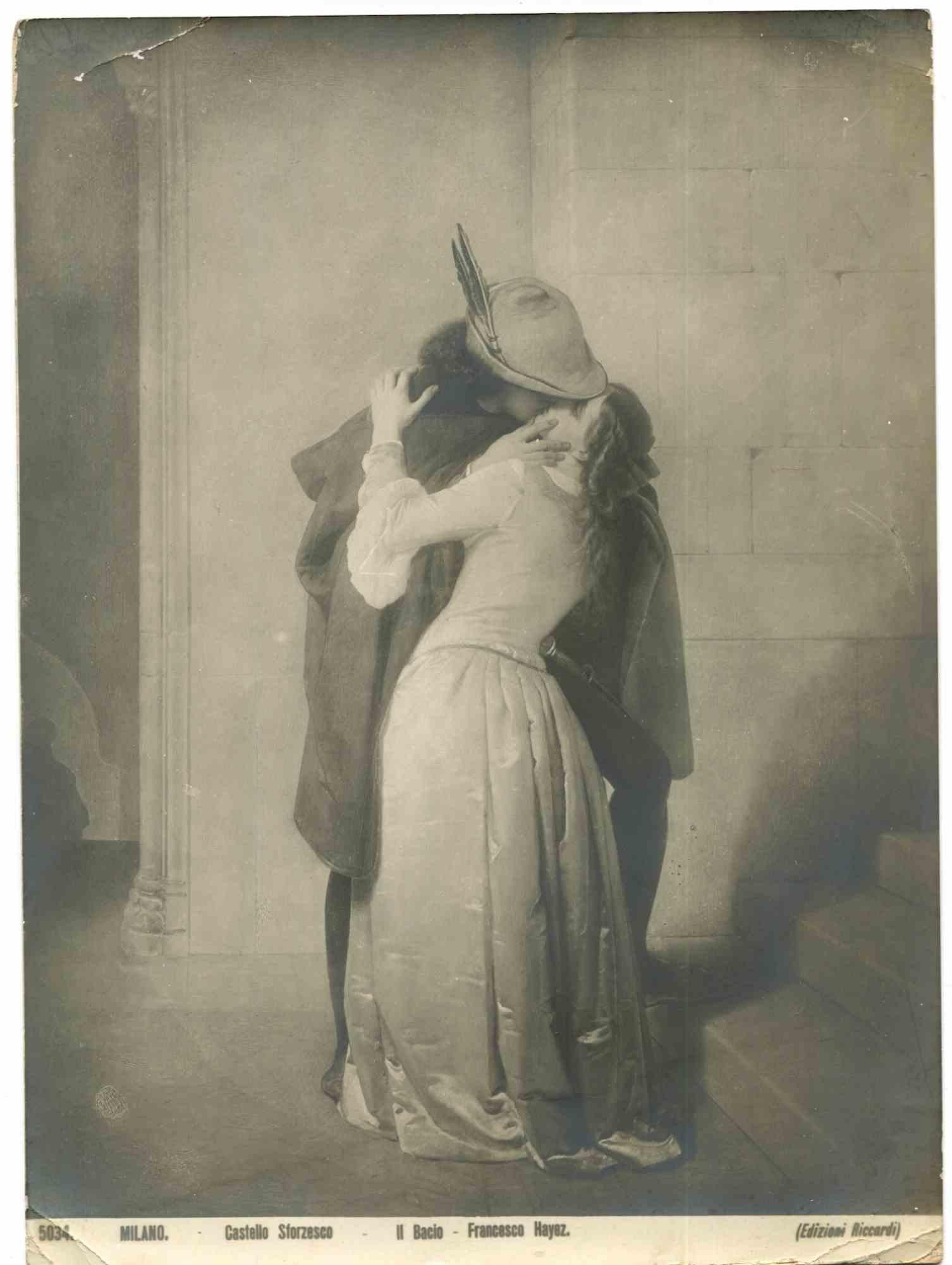 Unknown Black and White Photograph - The Kiss - Vintage Photograph after Francesco Hayez -20th Century