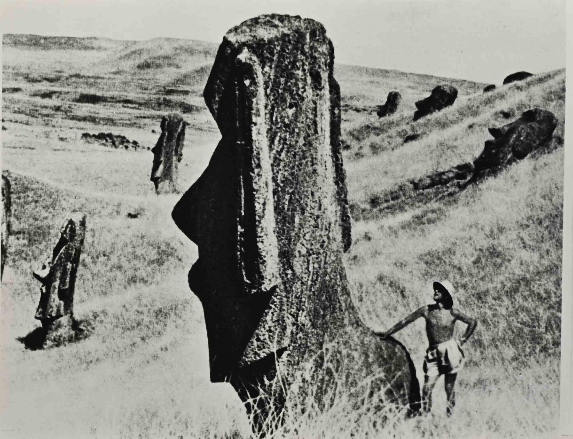 The Moai - Vintage Photo - Mid 20th century