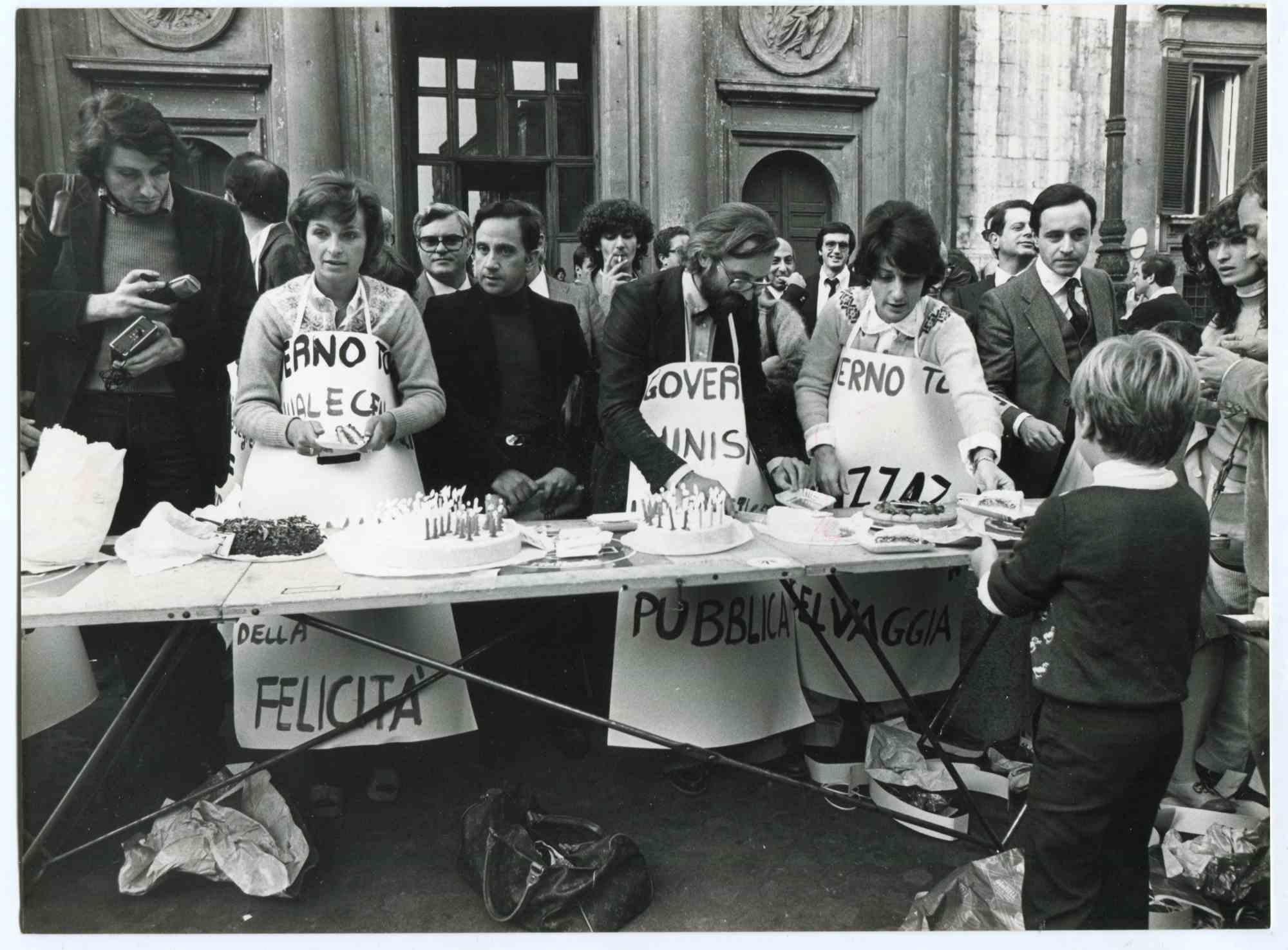 Unknown Portrait Photograph – The Radical Protest – Historische Fotografie über die Rechte von Frauen – 1980