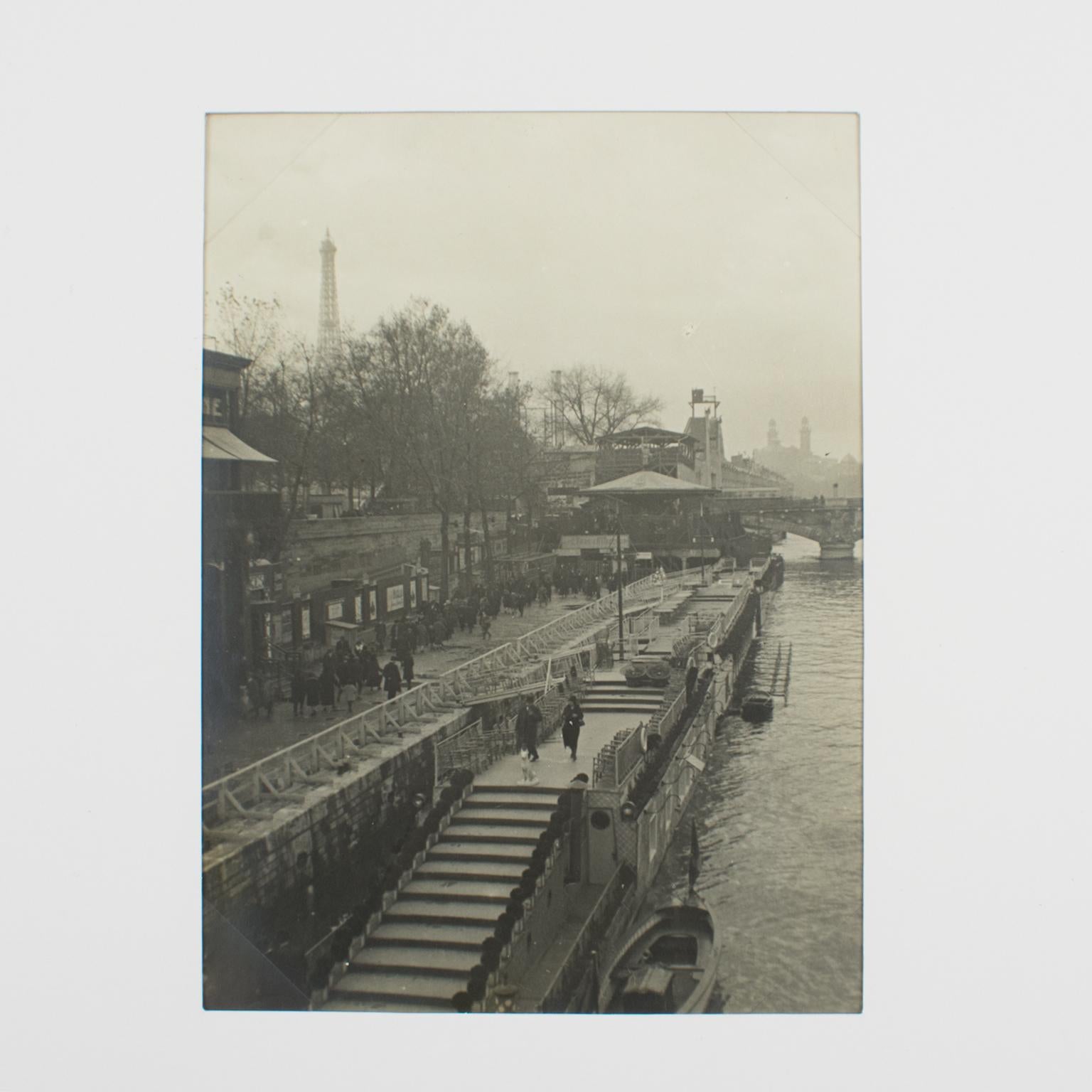 Der Seine-Fluss auf der Pariser Ausstellung für dekorative Kunst 1925, B und W-Fotografie im Angebot 1