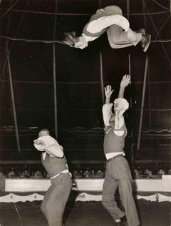 The Three Acrobates - Photographie d'époque - années 1950