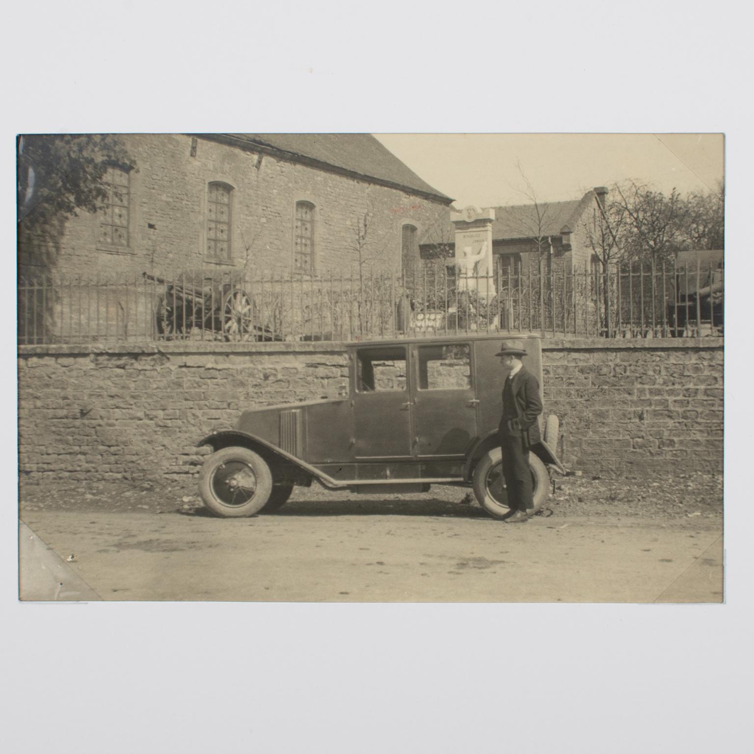 Il monumento ai caduti di Blagny, Francia 1926 Fotografia alla gelatina d'argento in bianco e nero in vendita 2