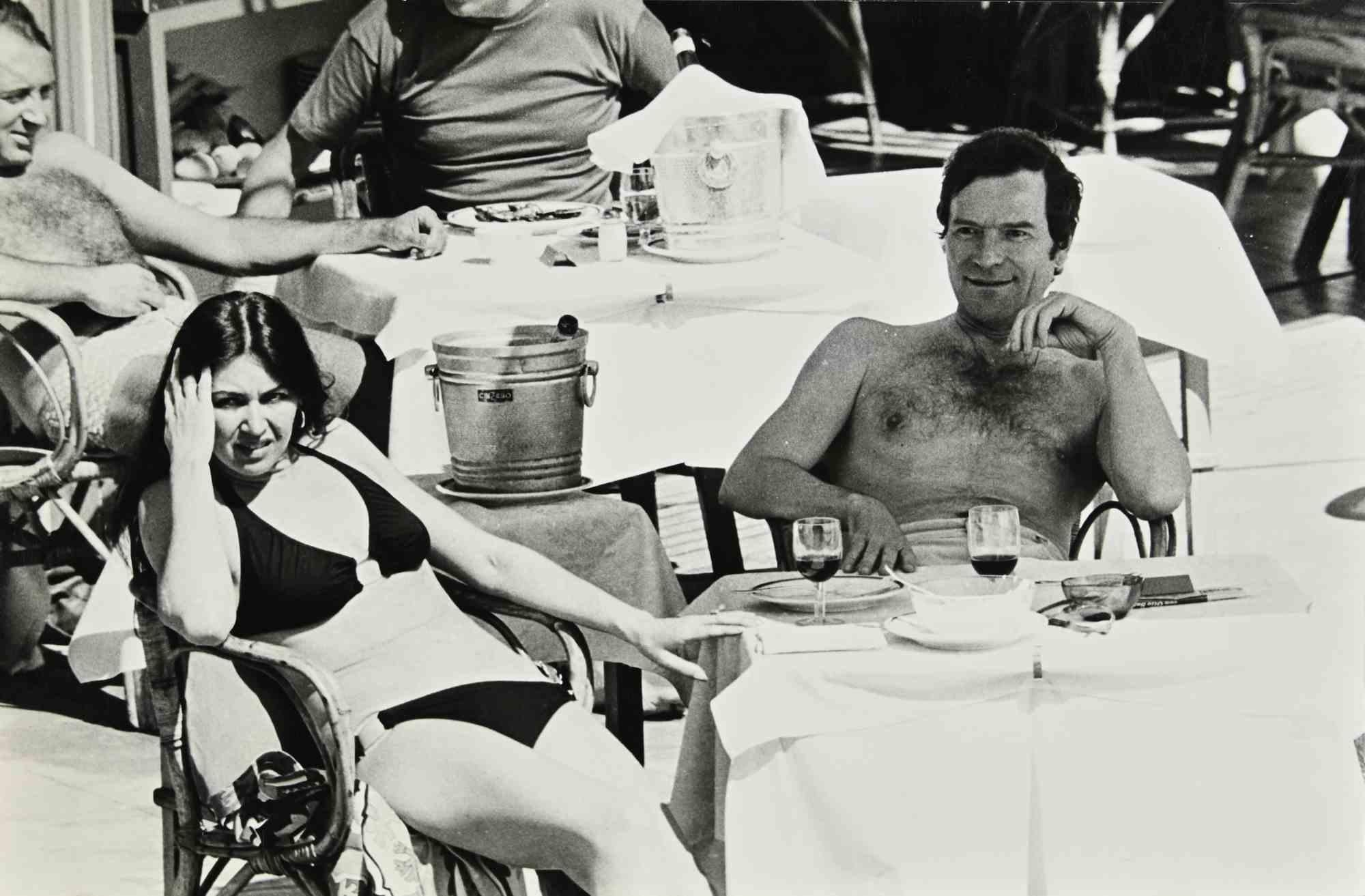 Figurative Photograph di Unknown - Theo Schubert con la moglie - Fotografia d'epoca - 1984