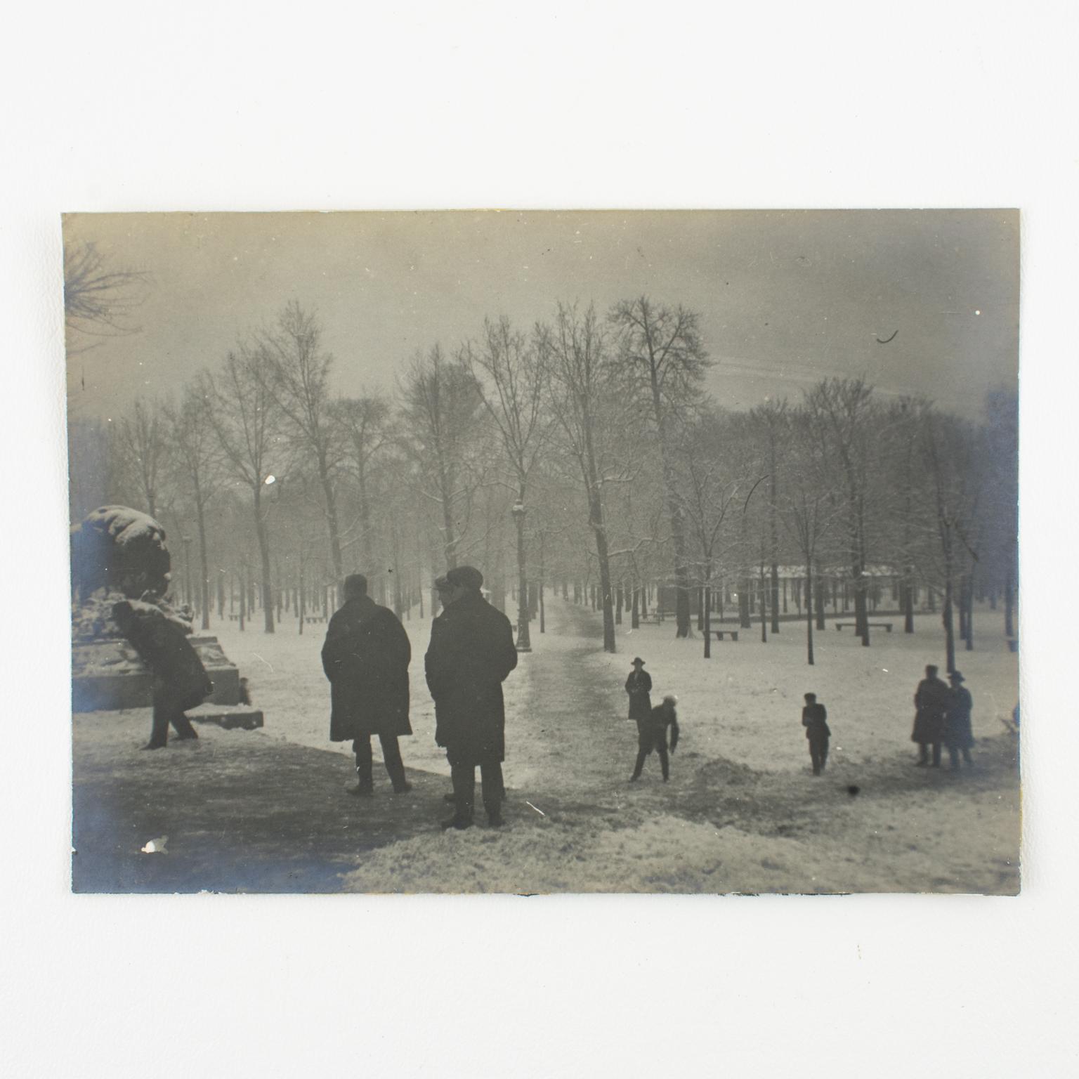 Tuileriengarten in Paris unter dem Schnee 1926 Silbergelatine B und W Fotografie im Angebot 4