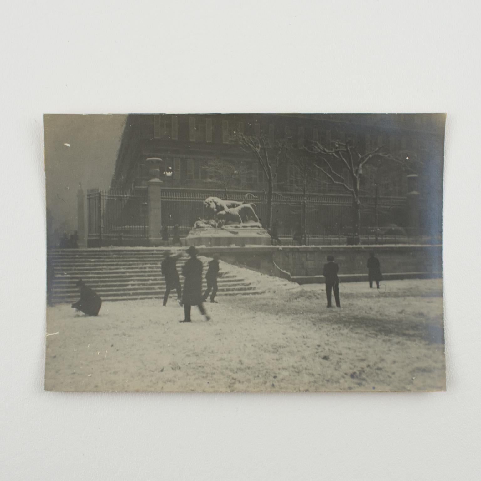 Tuileriengarten in Paris unter dem Schnee 1926, Silber-Gelatine-B/W-Fotografie (Art déco), Photograph, von Unknown
