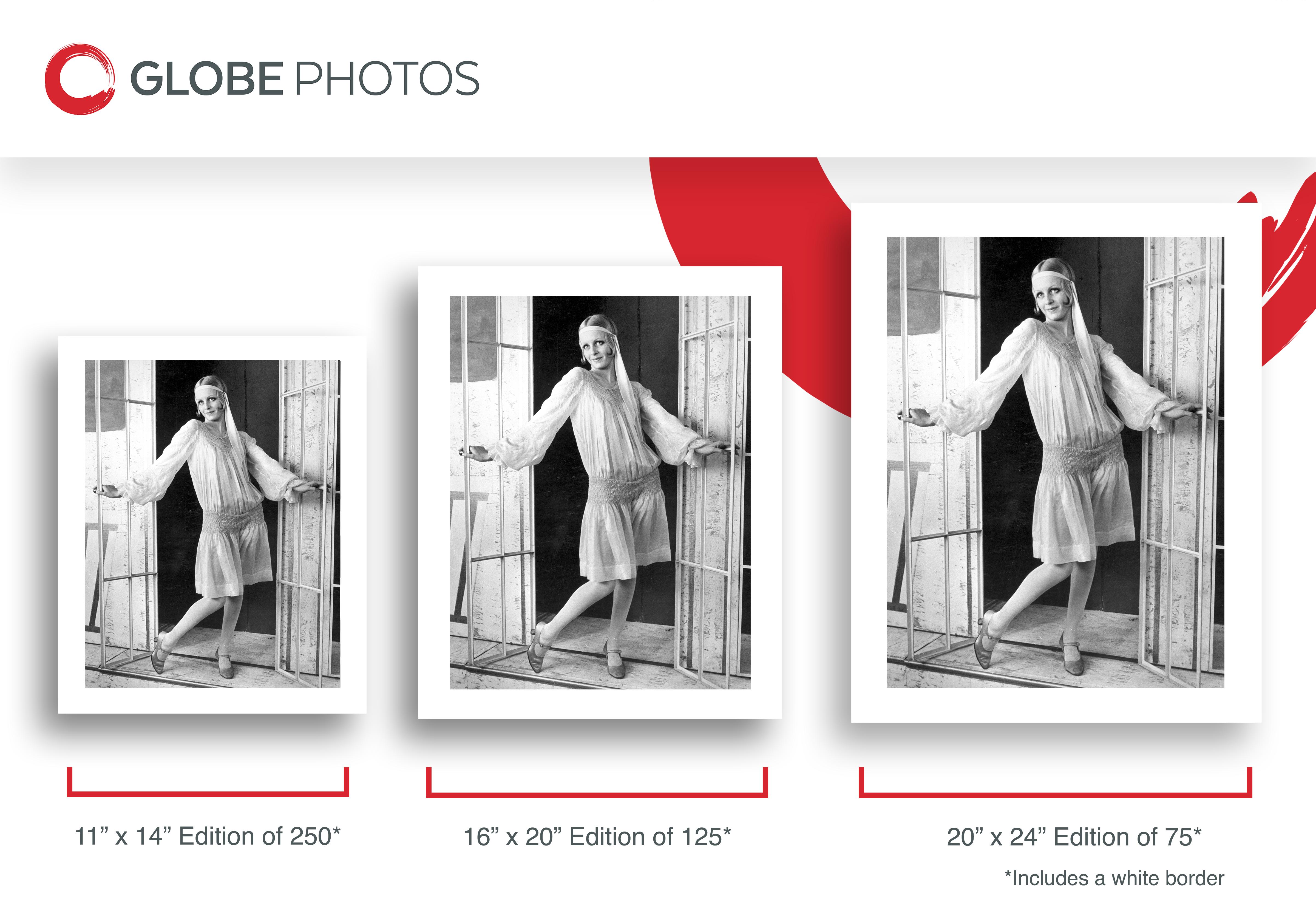 Twiggy Posed in Doorway - Contemporary Photograph by Unknown