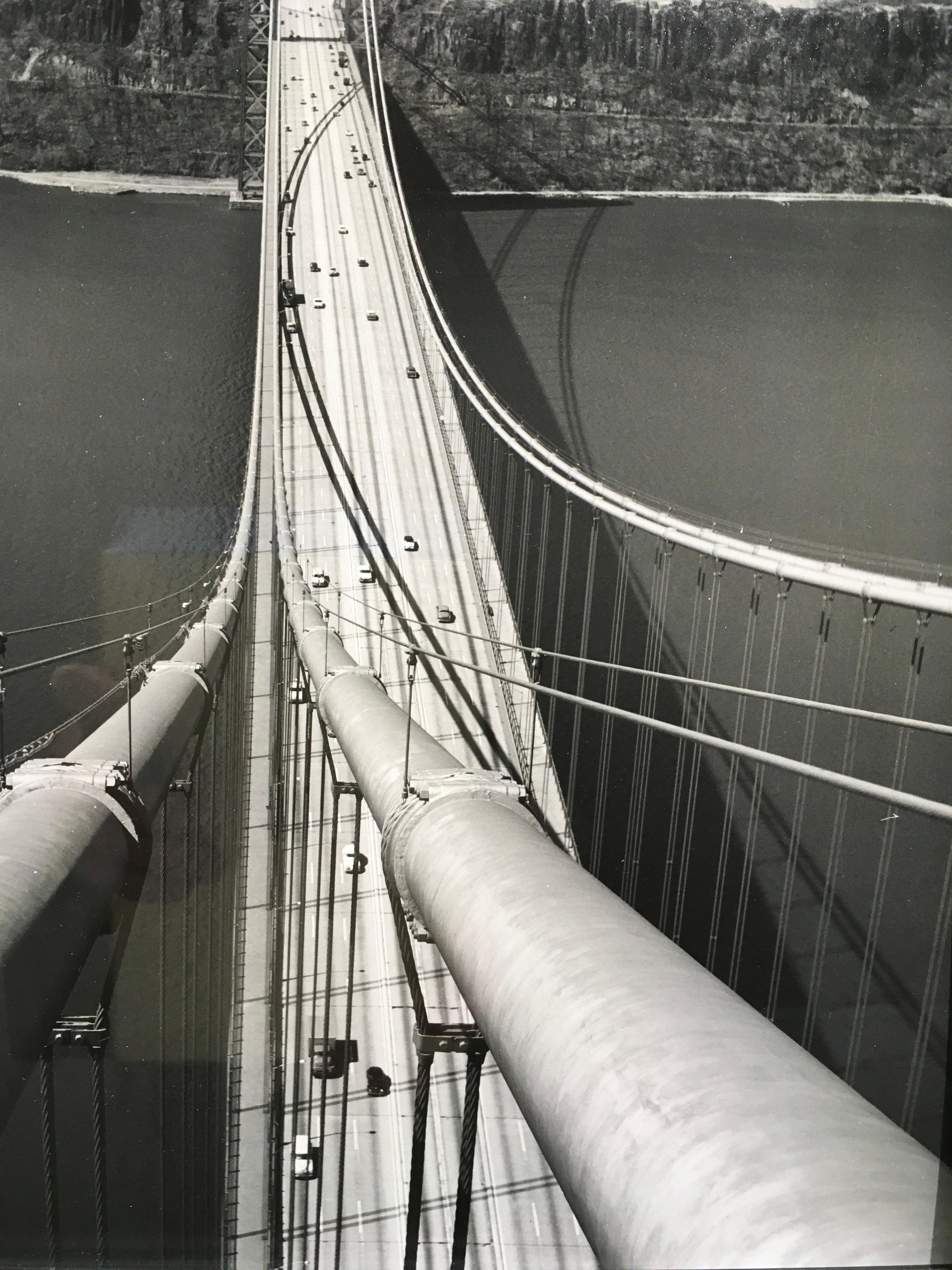 Vintage Golden Gate Bridge, par Unknown, Photographie en noir et blanc en vente 1
