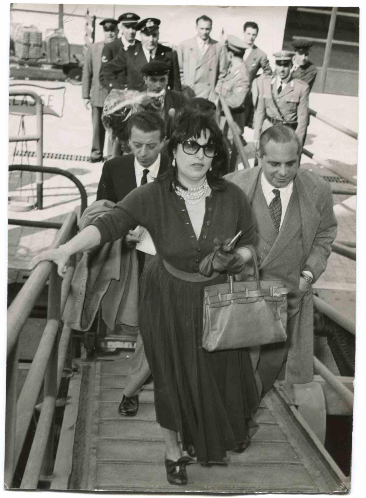 Unknown Portrait Photograph - Vintage Portrait of Anna Magnani (AP) - Vintage B/W photo - Mid 20th Century