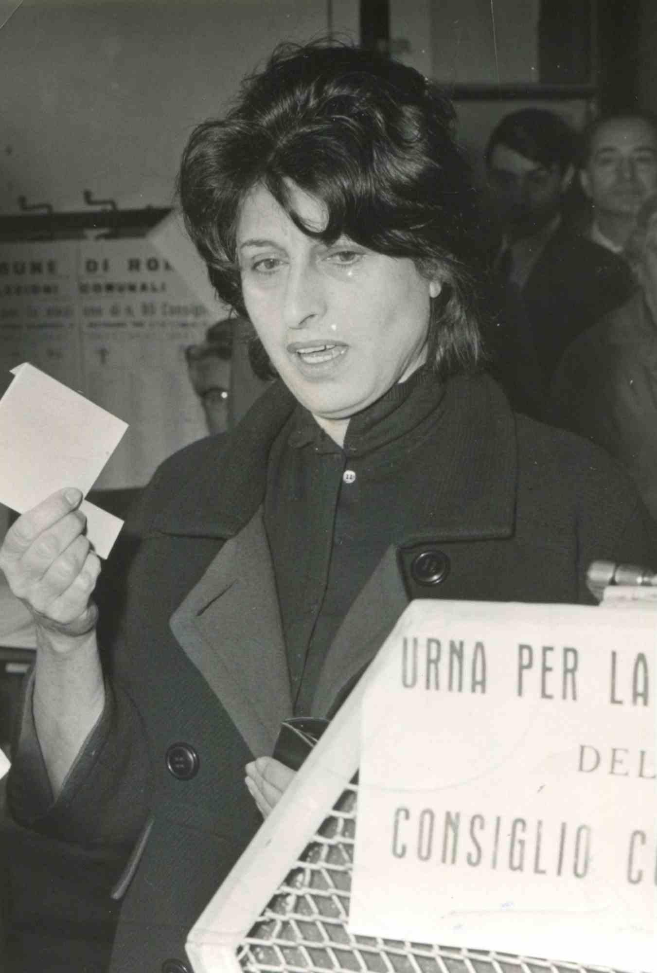 Unknown Black and White Photograph - Vintage Portrait of Anna Magnani - Vintage B/W photo - Mid 20th Century