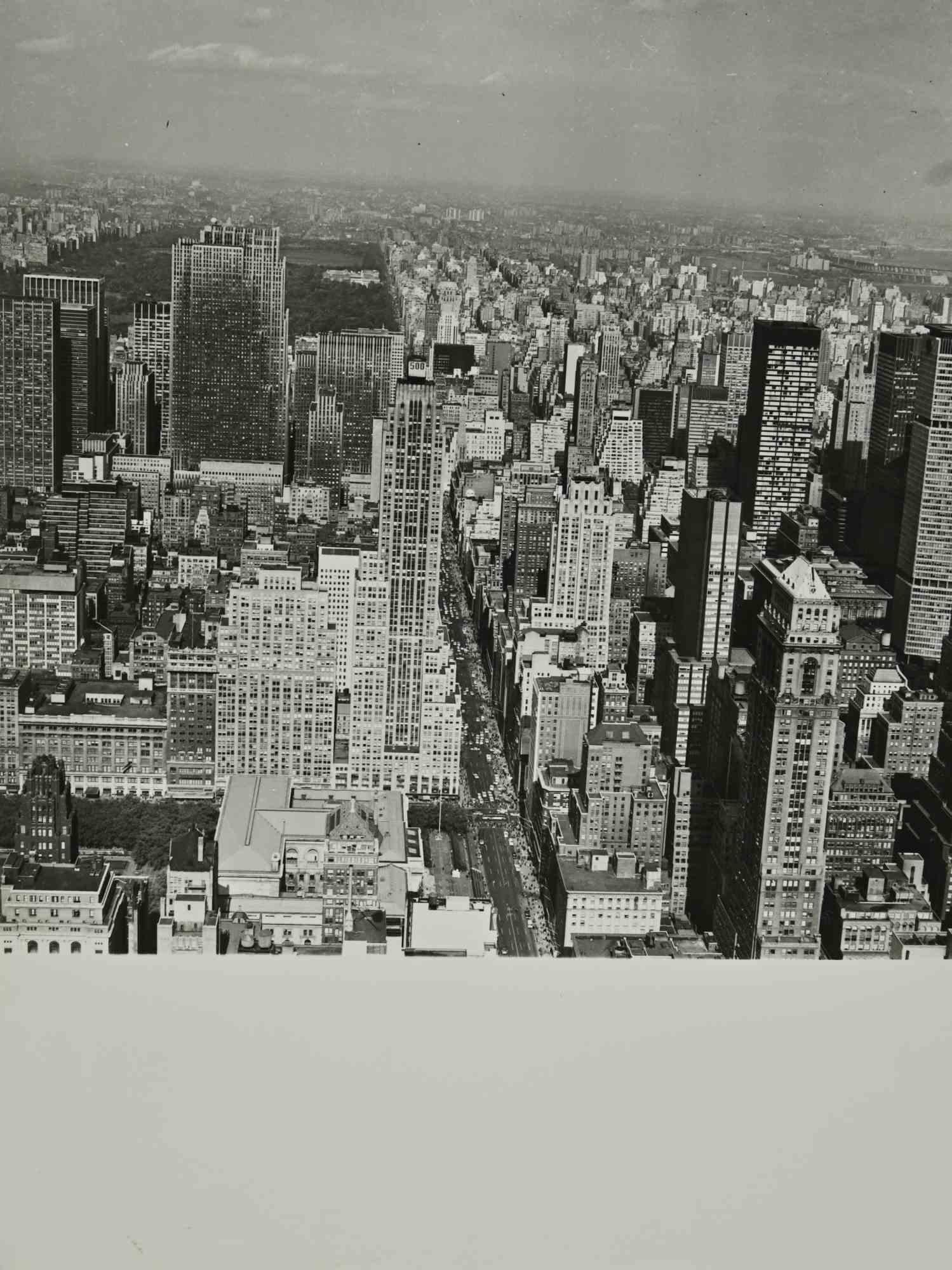 Unknown Landscape Photograph – Vintage-Skiline-Ansicht von New York – Foto – Mitte des 20. Jahrhunderts