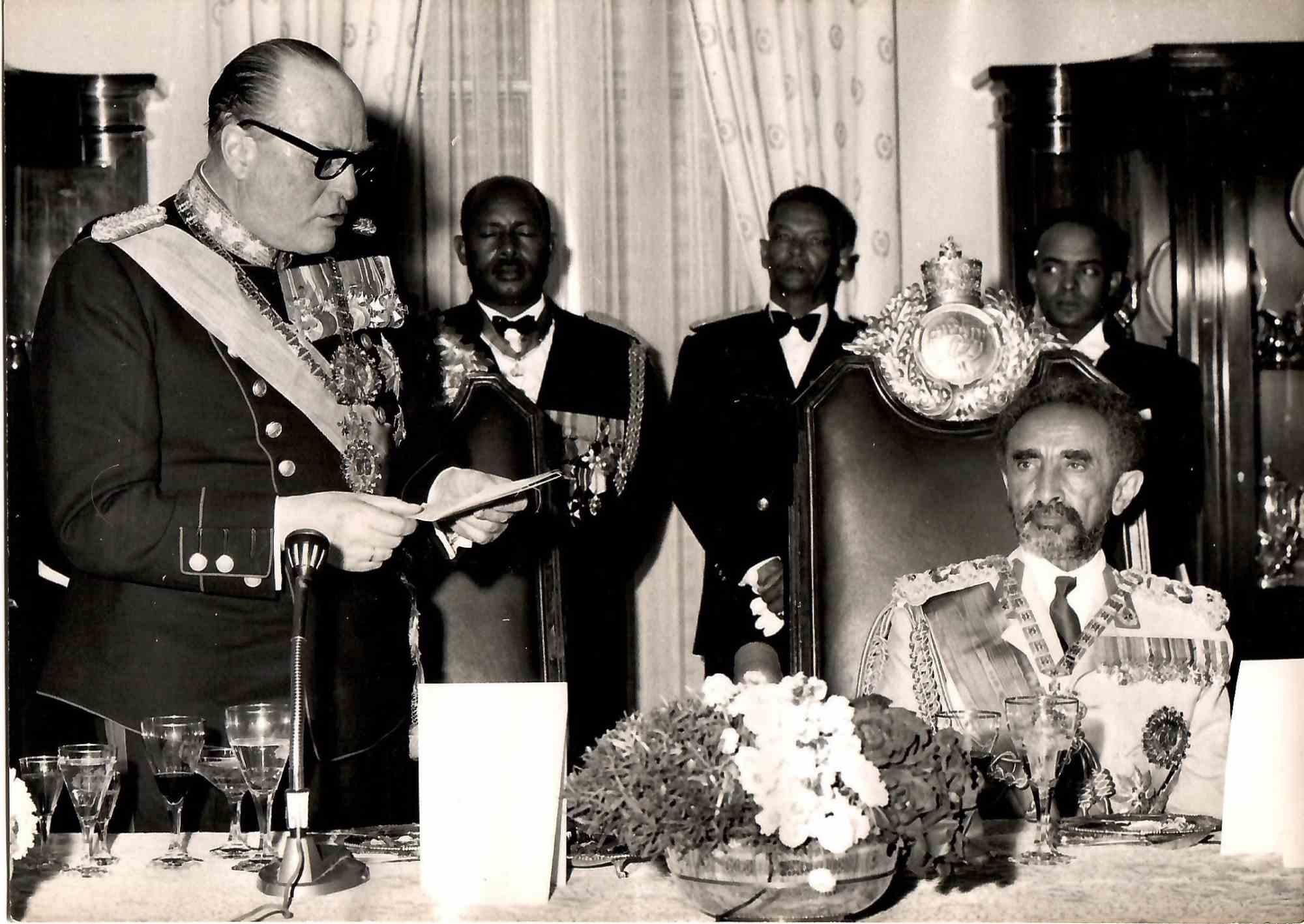 Unknown Black and White Photograph - Visit of King Olav to Negus Hailé Selassié in Addis Abbeba - Ethiopia - 1970s