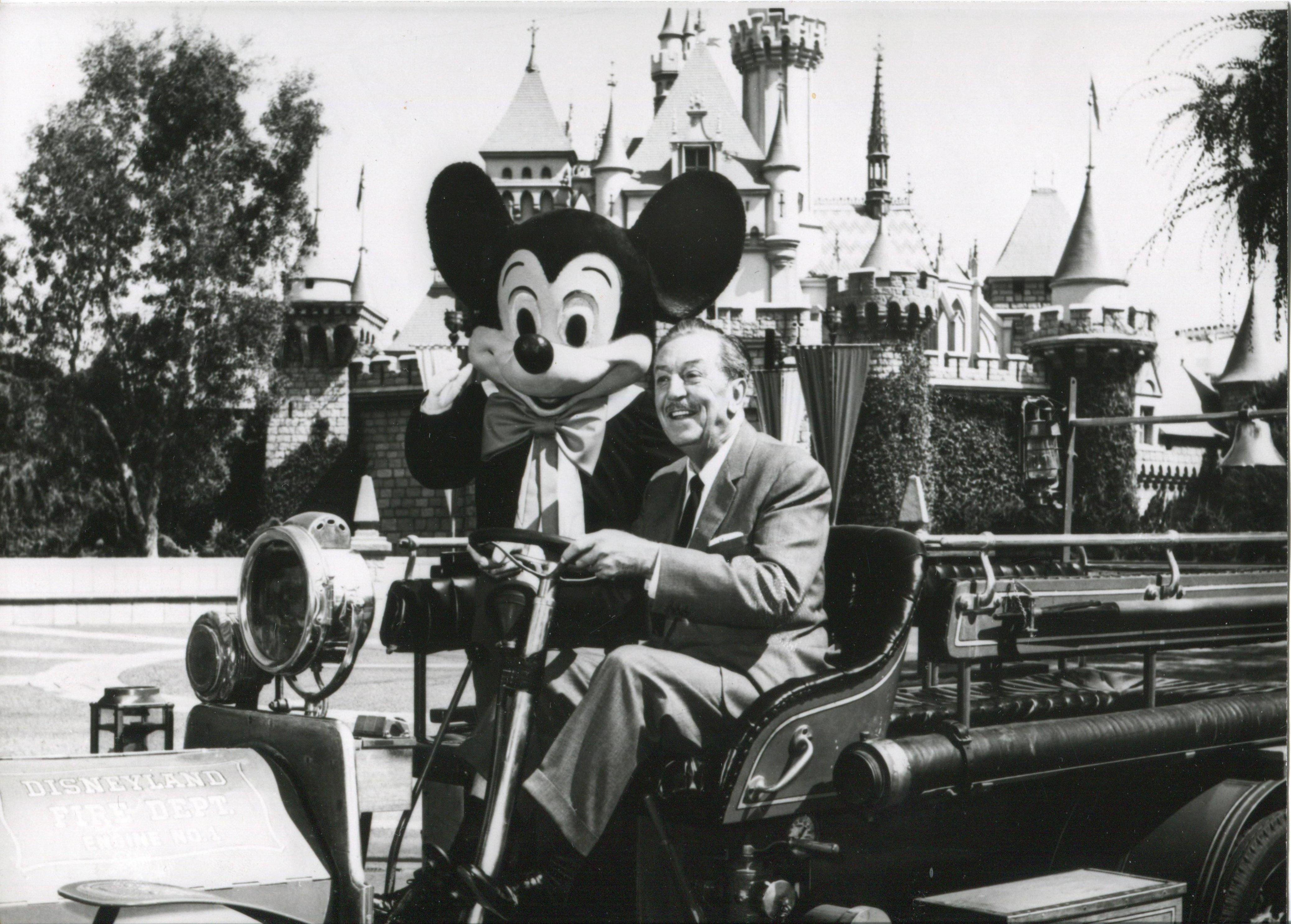 Unknown - Walter "Walt" Disney and Mickey Mouse in Disneyland - Original Press For Sale at 1stDibs