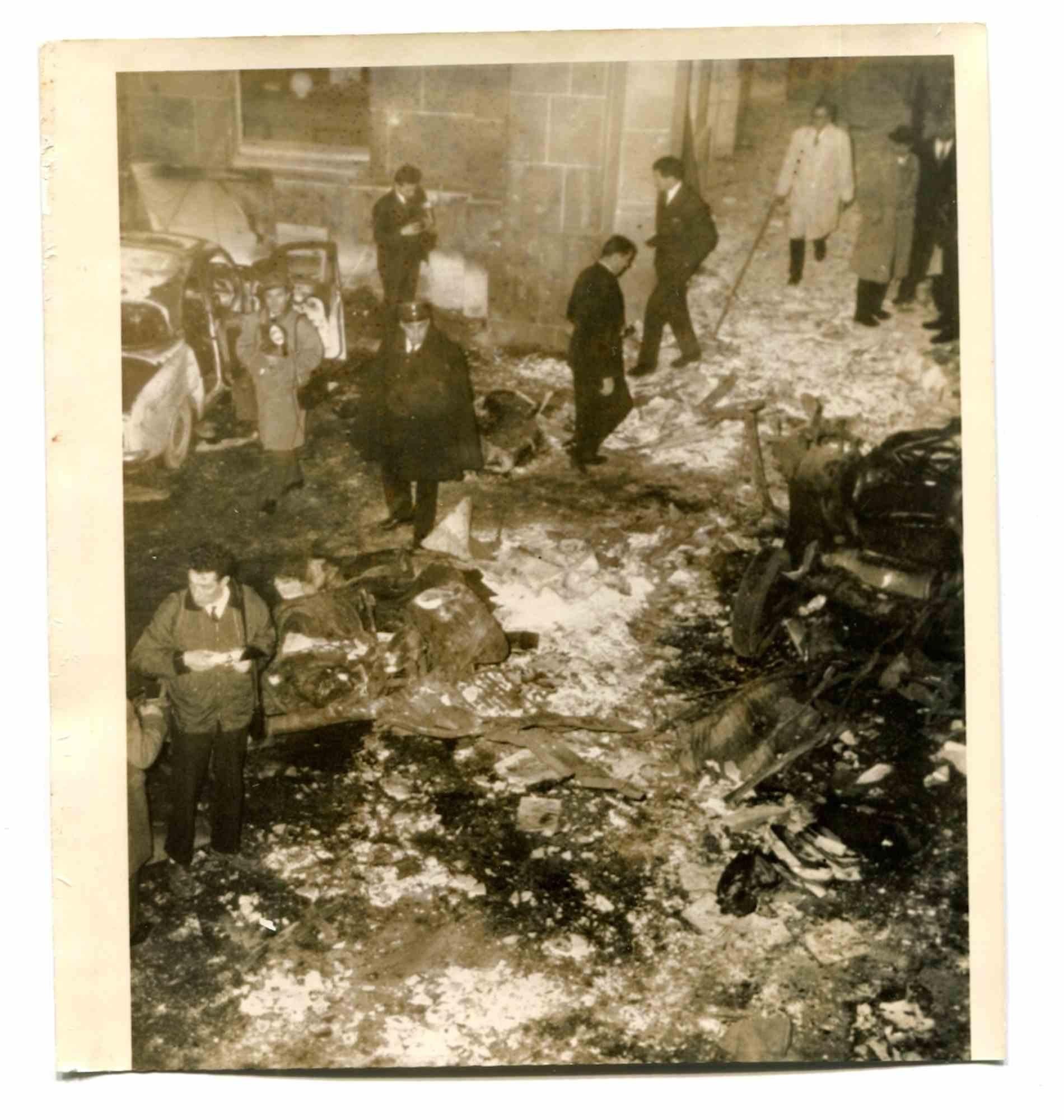 Unknown Figurative Photograph - War in Algeria - Explosion -  Historical Photo - 1960s