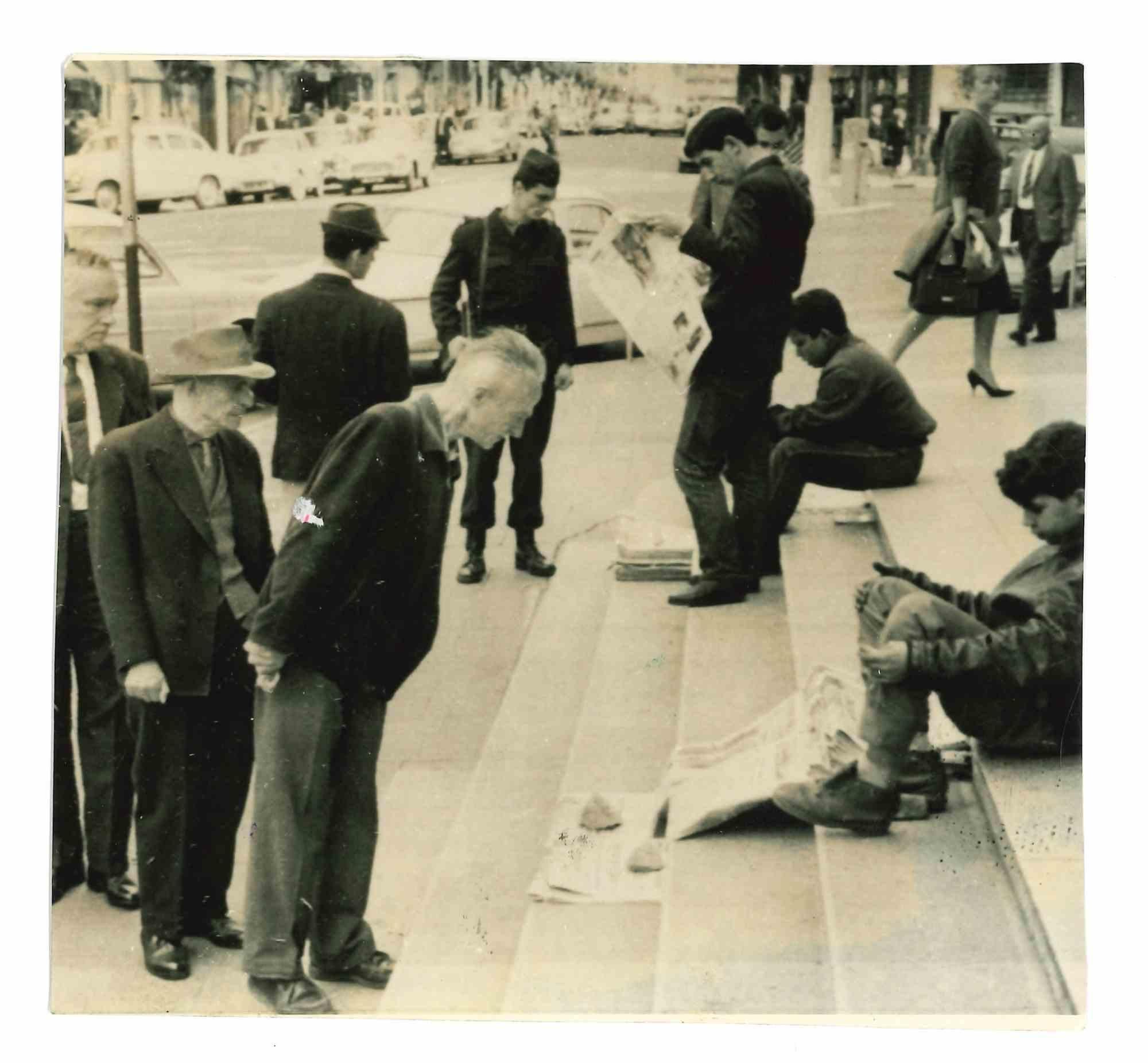 Unknown Figurative Photograph - War in Algeria - Historical Photo - 1960s