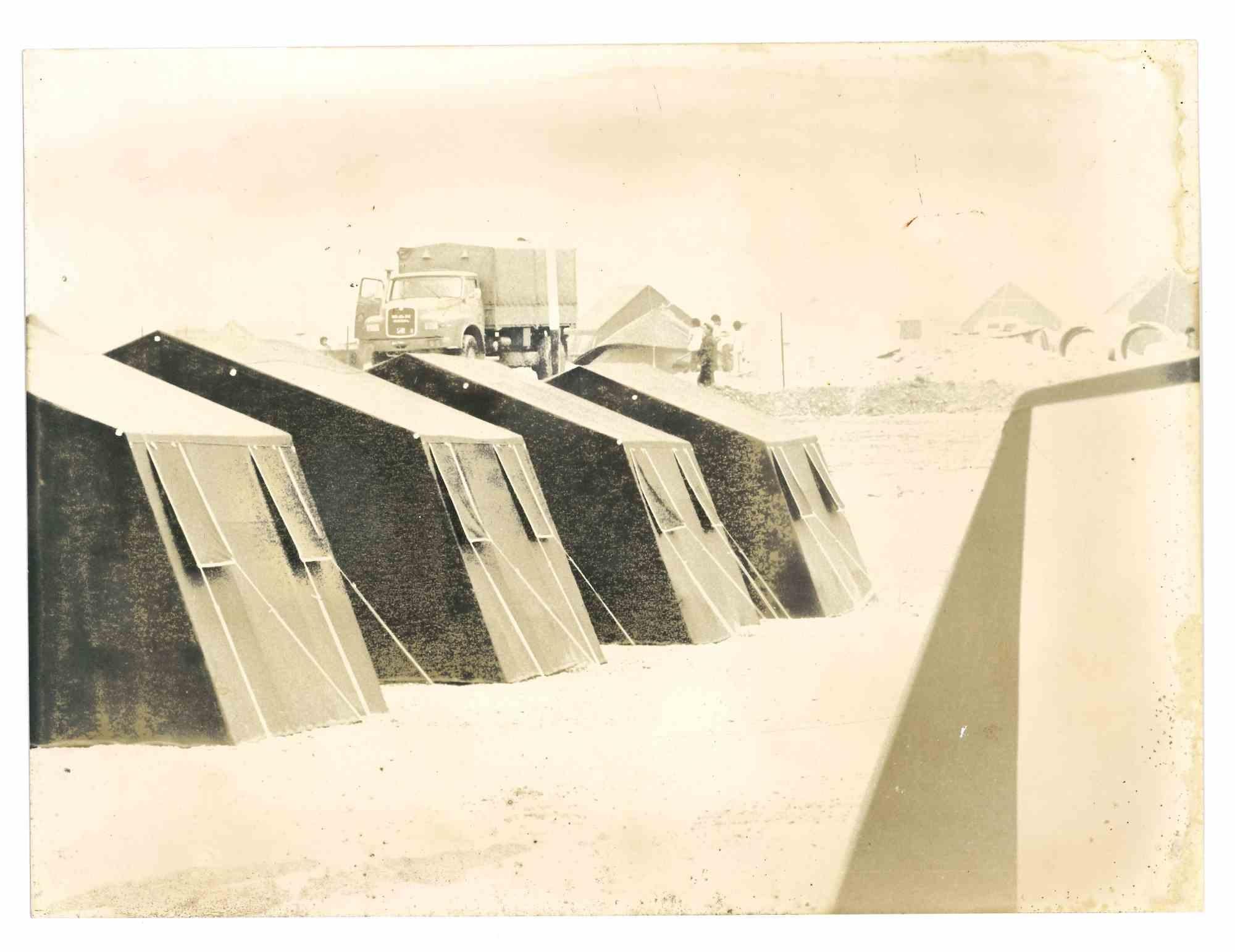 Unknown Figurative Photograph - War in Algeria - Historical Photo - 1960s