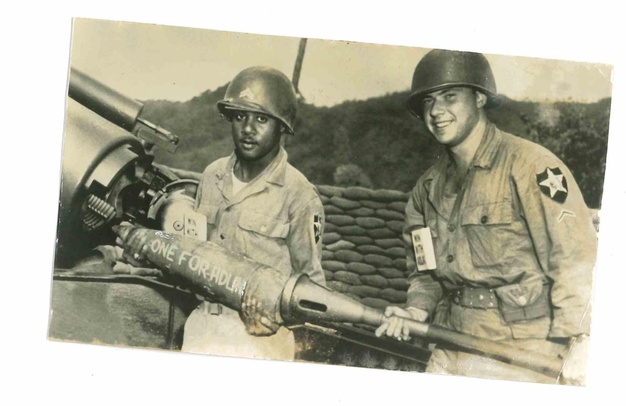 Unknown Figurative Photograph - War in Corea - 1960s
