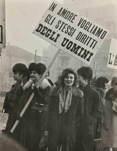 Women Manifestation - Vintage b/w Photo - 1970s