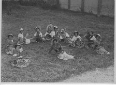 Les femmes assises et se détendant - Photo vintage b/w, 1934 environ