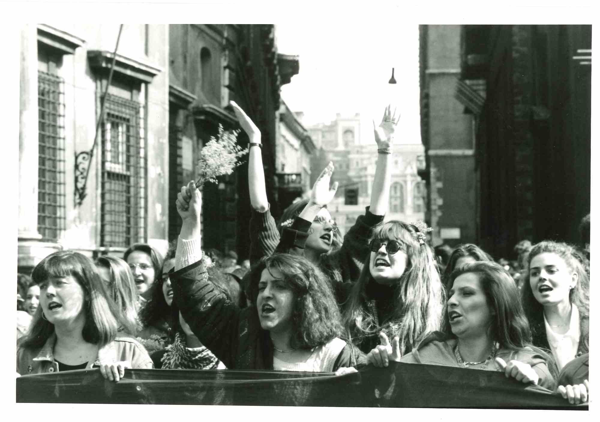 Unknown Figurative Photograph - Women's Rights Movement - Historical Photo -1960s