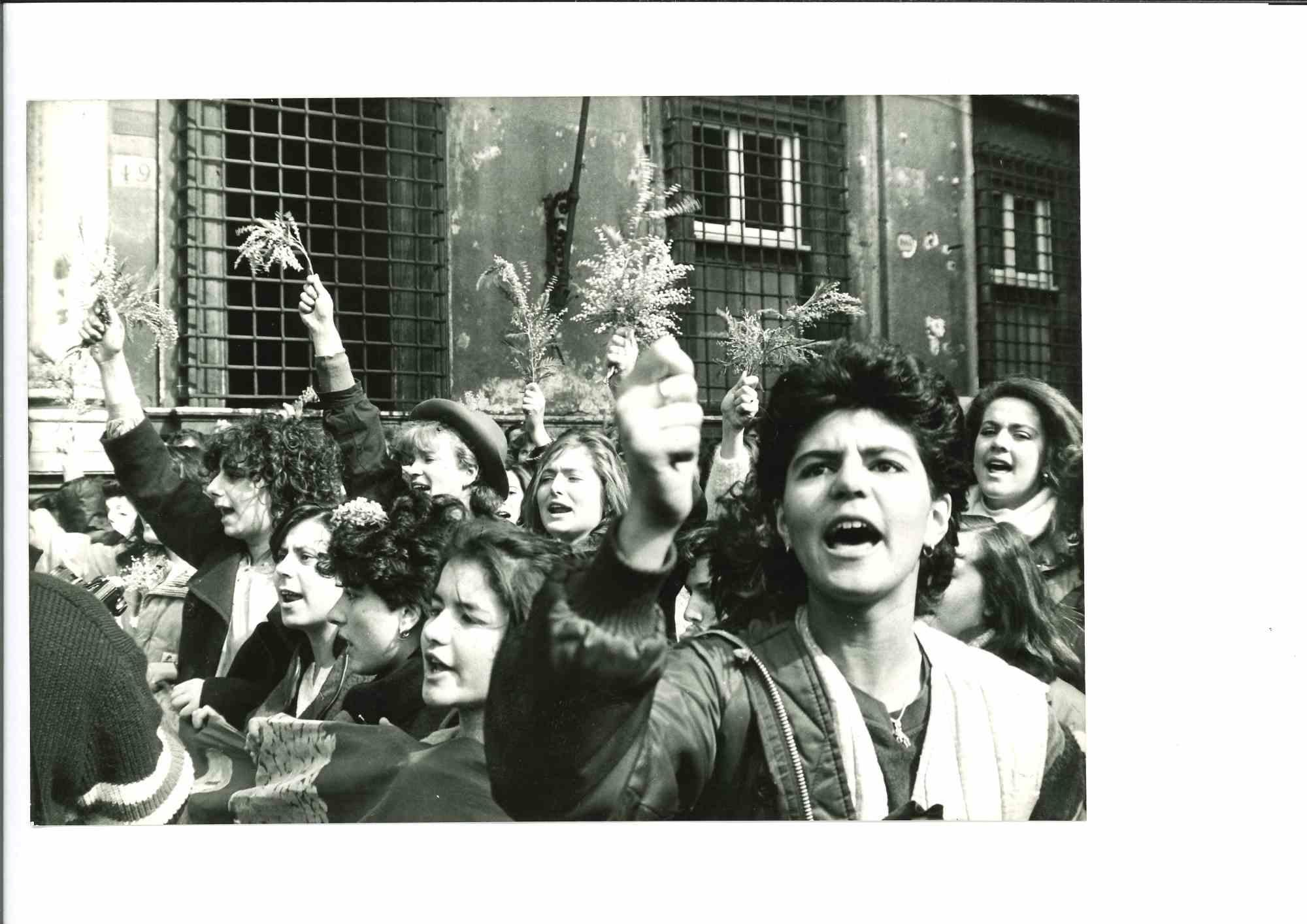 Unknown Figurative Photograph - Women's Rights Movement - Historical Photo -1960s