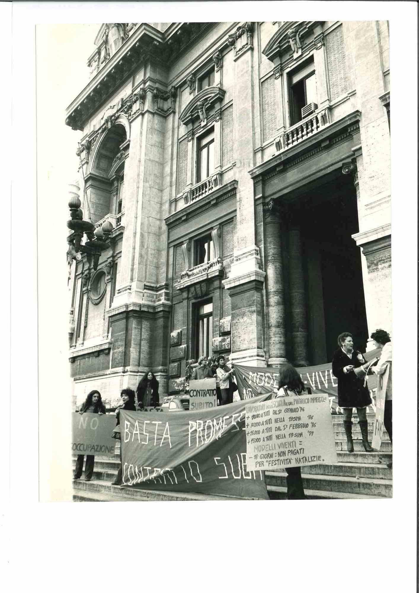 Unknown Figurative Photograph – Frauenrechtsbewegung – Historisches Foto – 1970er Jahre