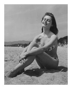 Brigitte Bardot jeune sur la plage