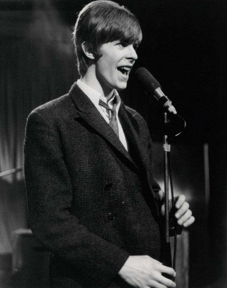 Unknown - Young David Bowie Singing on Stage Vintage ...