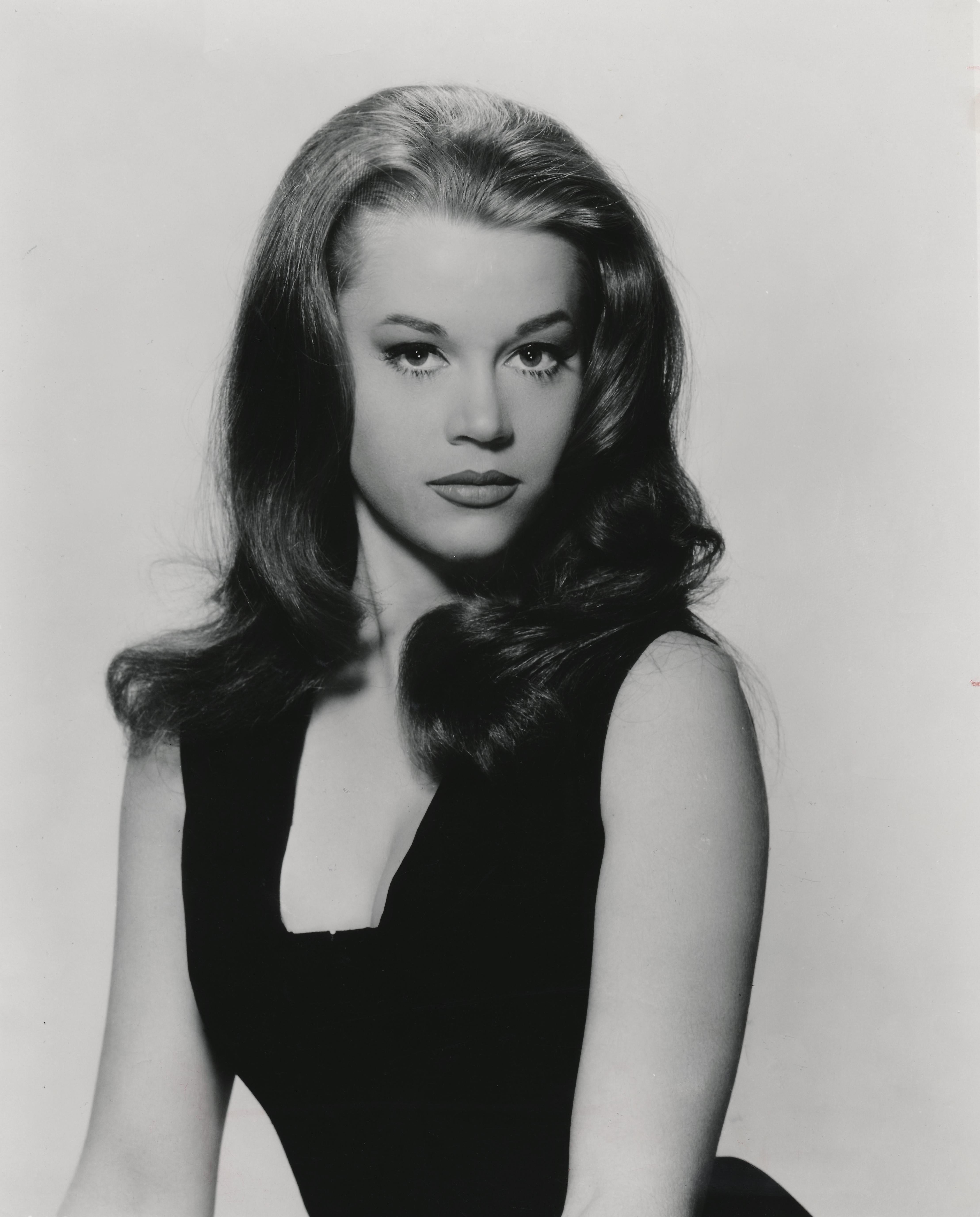 Unknown Black and White Photograph – Die junge Jane Fonda im Studio Fine Art Druck