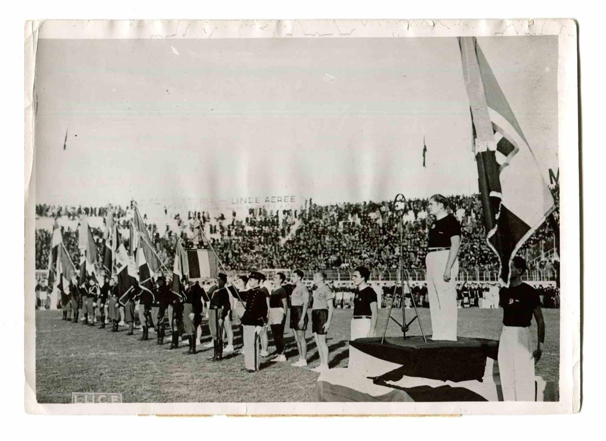 Figurative Photograph Unknown - Les jeunes sports dans l'Italie Fasciste - Photo vintage - années 1930