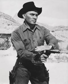 Yul Brynner Drawing Gun Globe Photos Fine Art Print