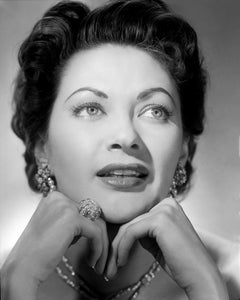Yvonne De Carlo Stunning Glamour Up Close Movie Star News Fine Art Print