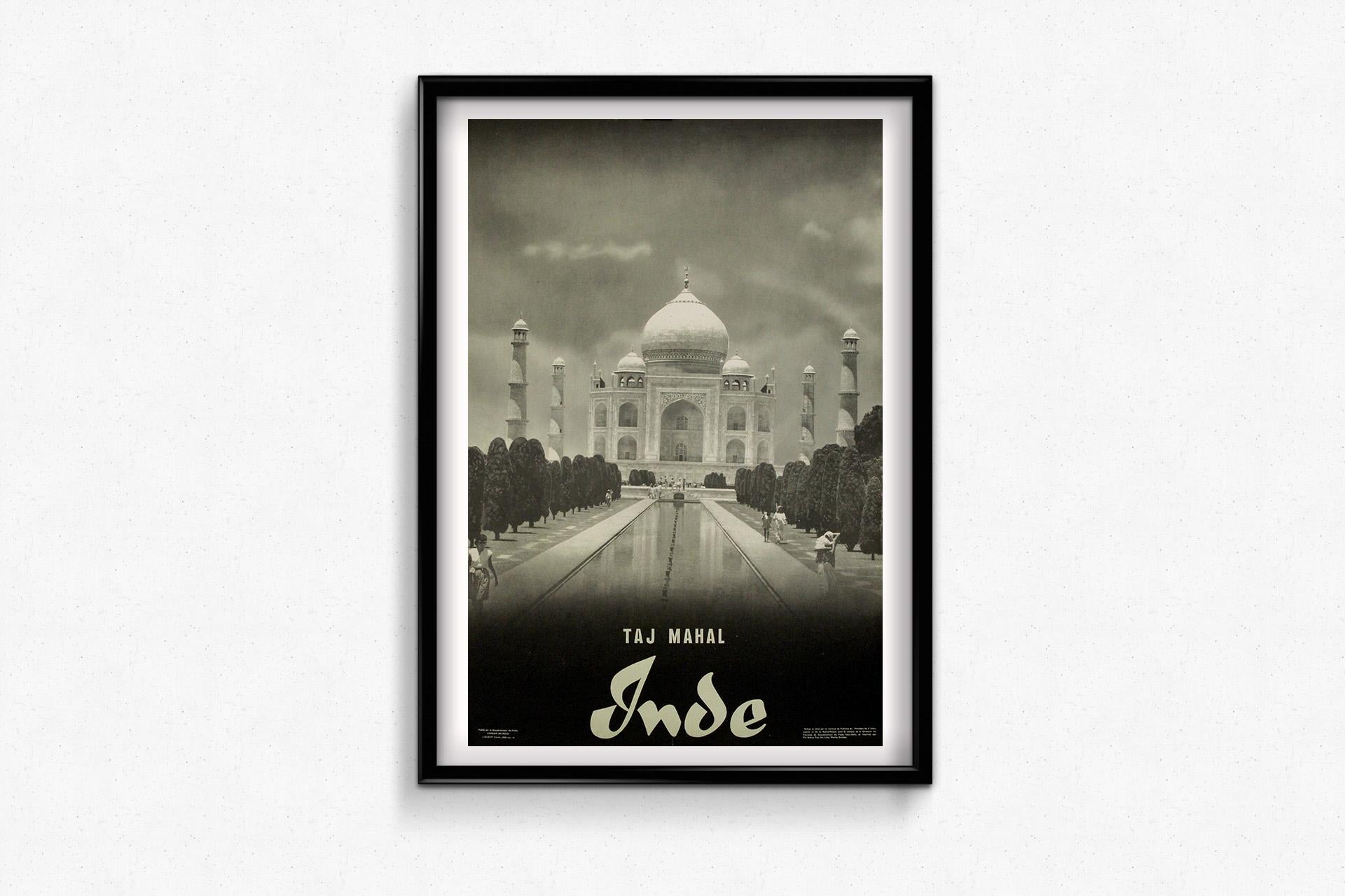 In 1961, a striking travel and exhibition poster titled Inde – Taj Mahal was produced, capturing the grandeur of one of the world’s most celebrated architectural masterpieces. Designed to promote India as a destination, the poster reflects both the