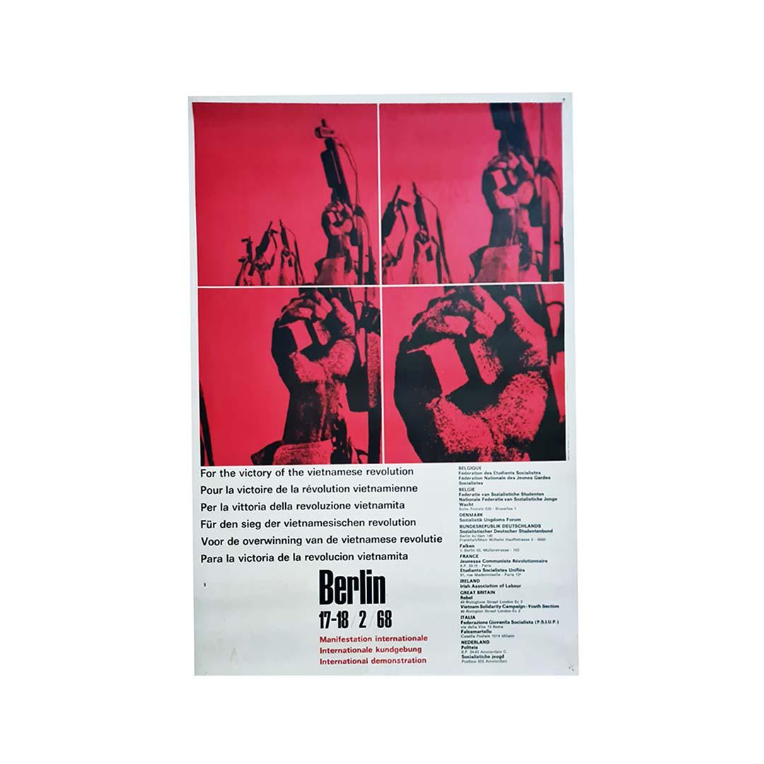 Originalplakat „Für den Sieg der Vietnamesischen Revolution“ von 1968 – Berlin im Angebot 1