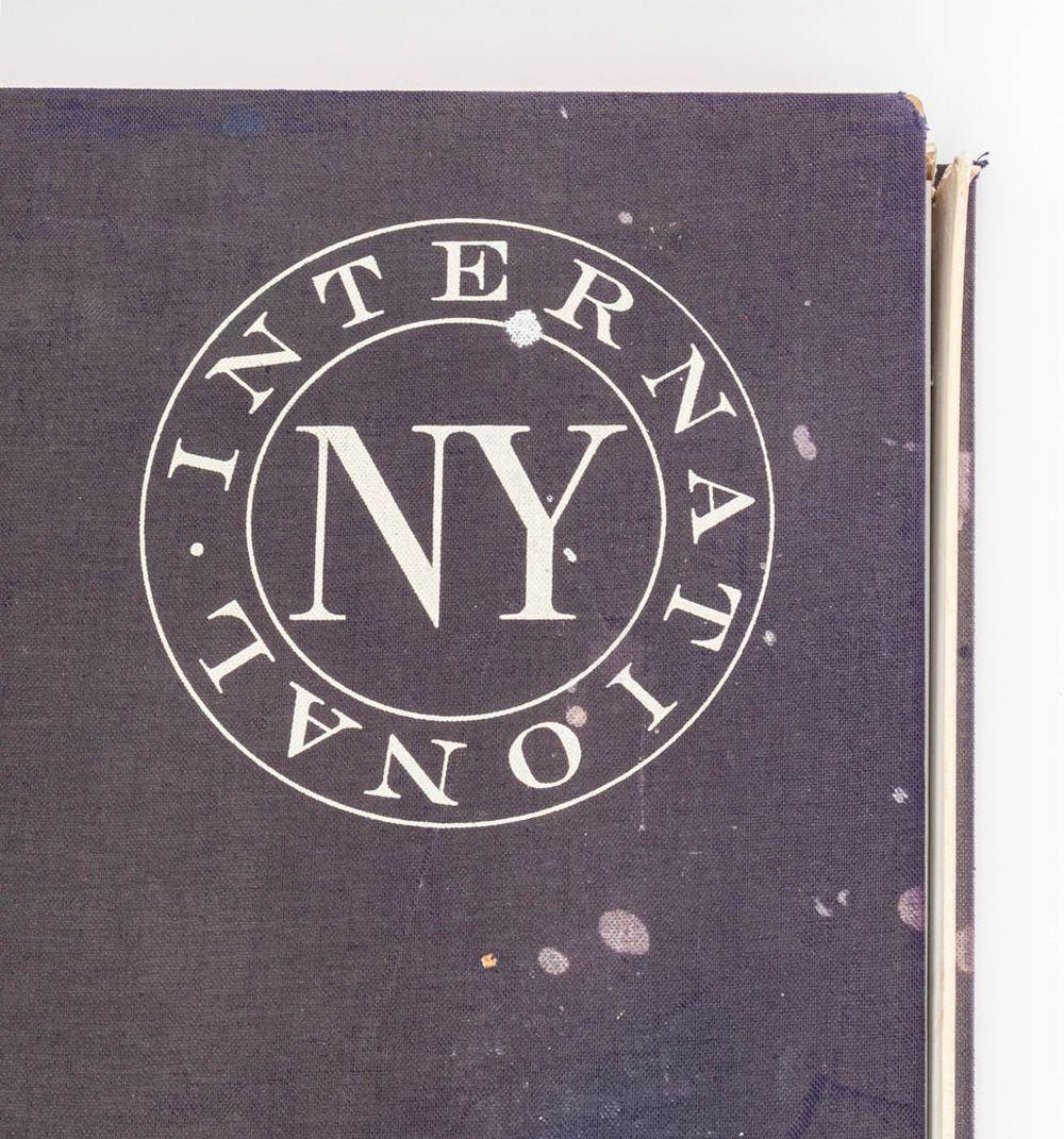 Allen Jones, Etc. Portafoglio internazionale di New York - Print Astratto di Unknown