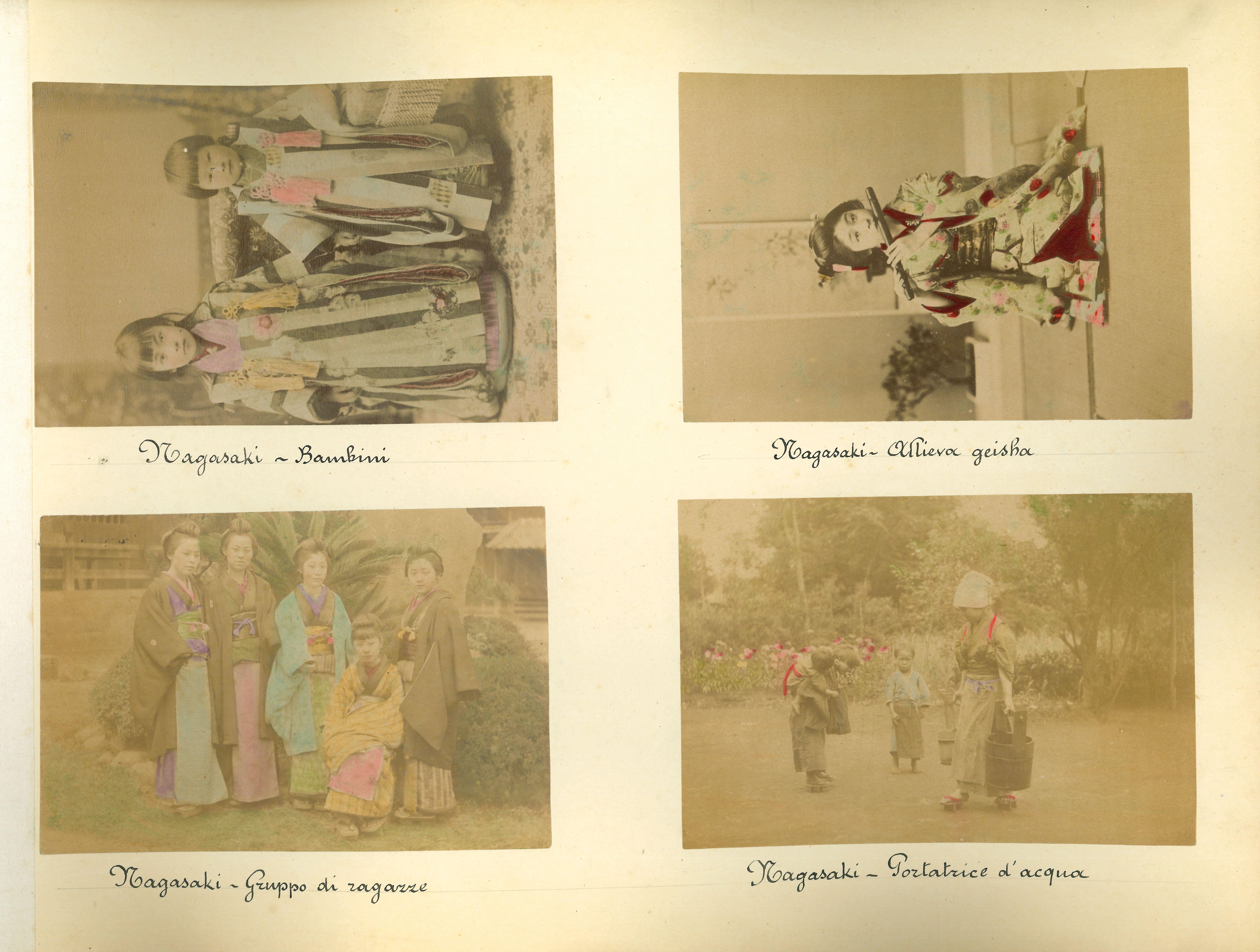 Vistas antiguas de Chefoo - Vintage Albumen Prints - 1890s - Figurative Print Beige de Unknown