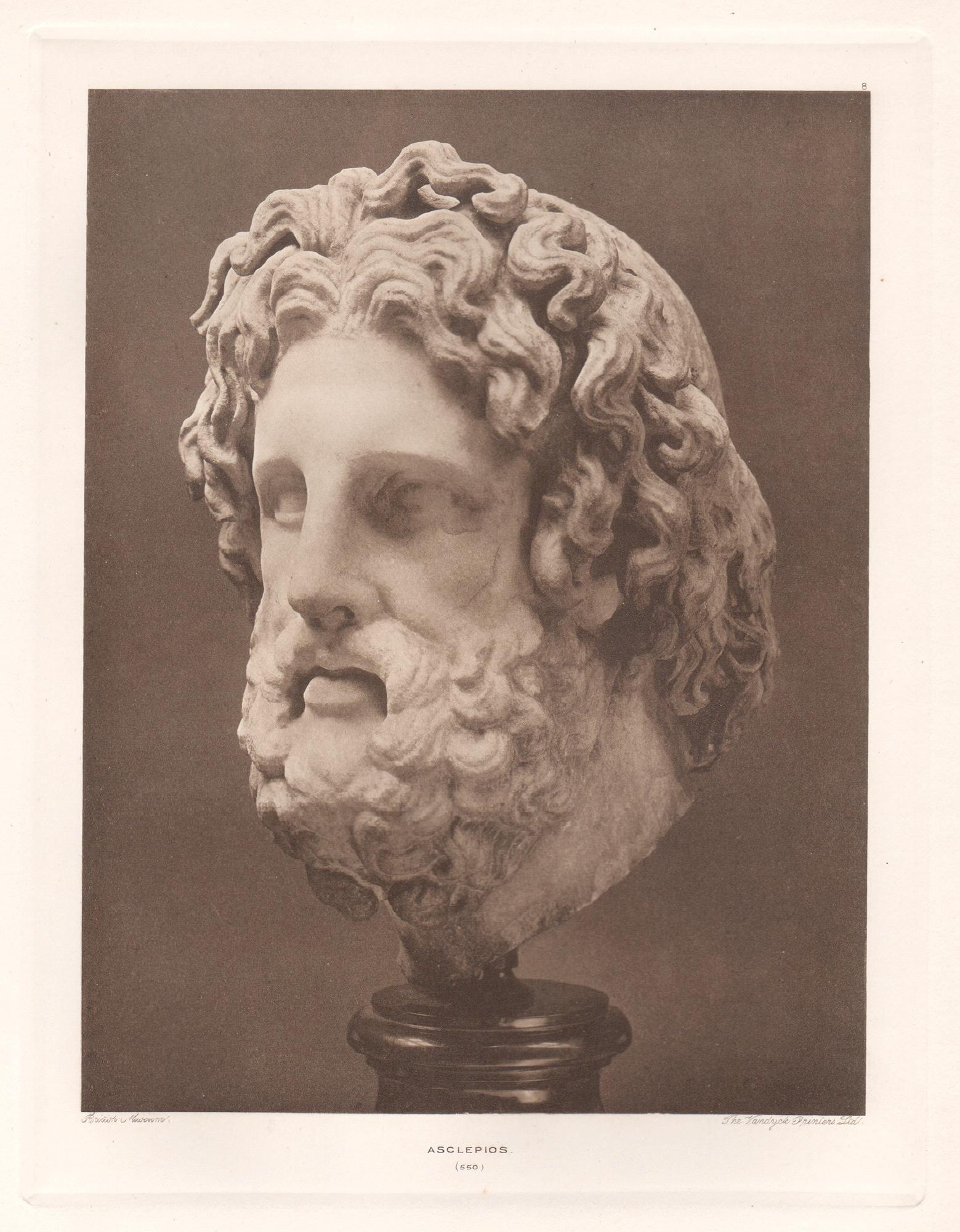 Portrait Print de Unknown - Asclepios, fotograbado de escultura clásica greco-romana del Museo Británico