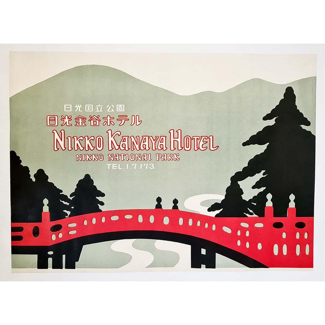 Schönes originales japanisches Plakat aus den dreißiger Jahren im ArtDeco-Stil über das Hotel Nikko Kanaya. Das Hotel Nikko Kanaya ist ein ikonisches Hotel mit einem einzigartigen Platz in der japanischen Geschichte. Es wurde 1873 gegründet und ist