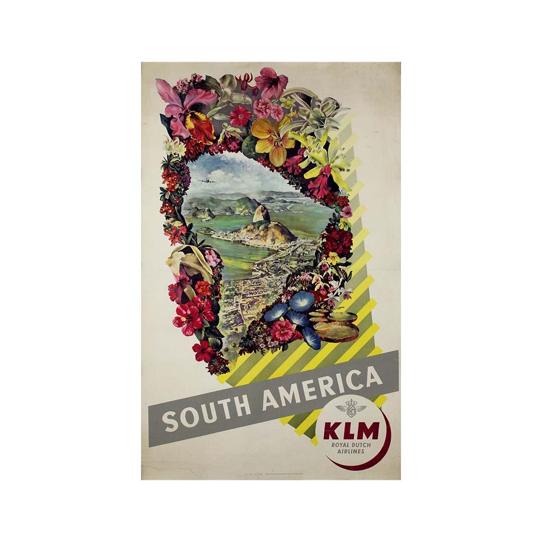 L'affiche de voyage originale de KLM Royal Dutch Airlines pour l'Amérique du Sud, datant de 1950 et représentant Rio de Janeiro, est une œuvre d'art promotionnelle du milieu du siècle conçue pour captiver les voyageurs potentiels. Cette affiche met