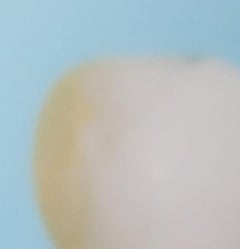 A.I.C. contemporanea con frutta offuscata